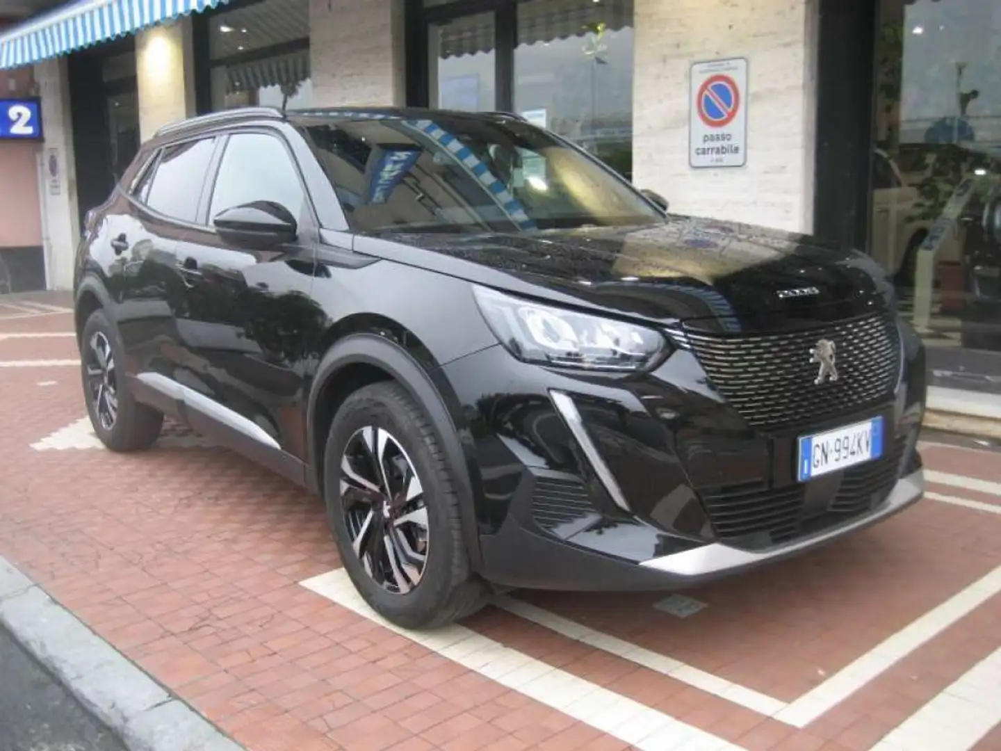 Peugeot 2008 PURETECH 100 S-S ALLURE Nero - 1