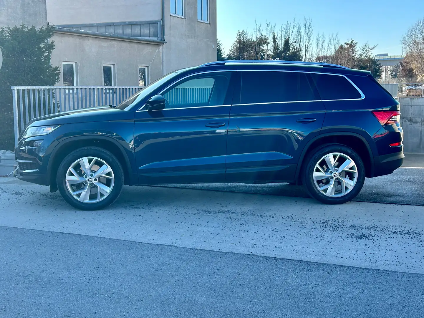 Skoda Kodiaq Kodiaq 2,0 TSI 4x4 Style DSG*WENIG KILOMETER* Blau - 2
