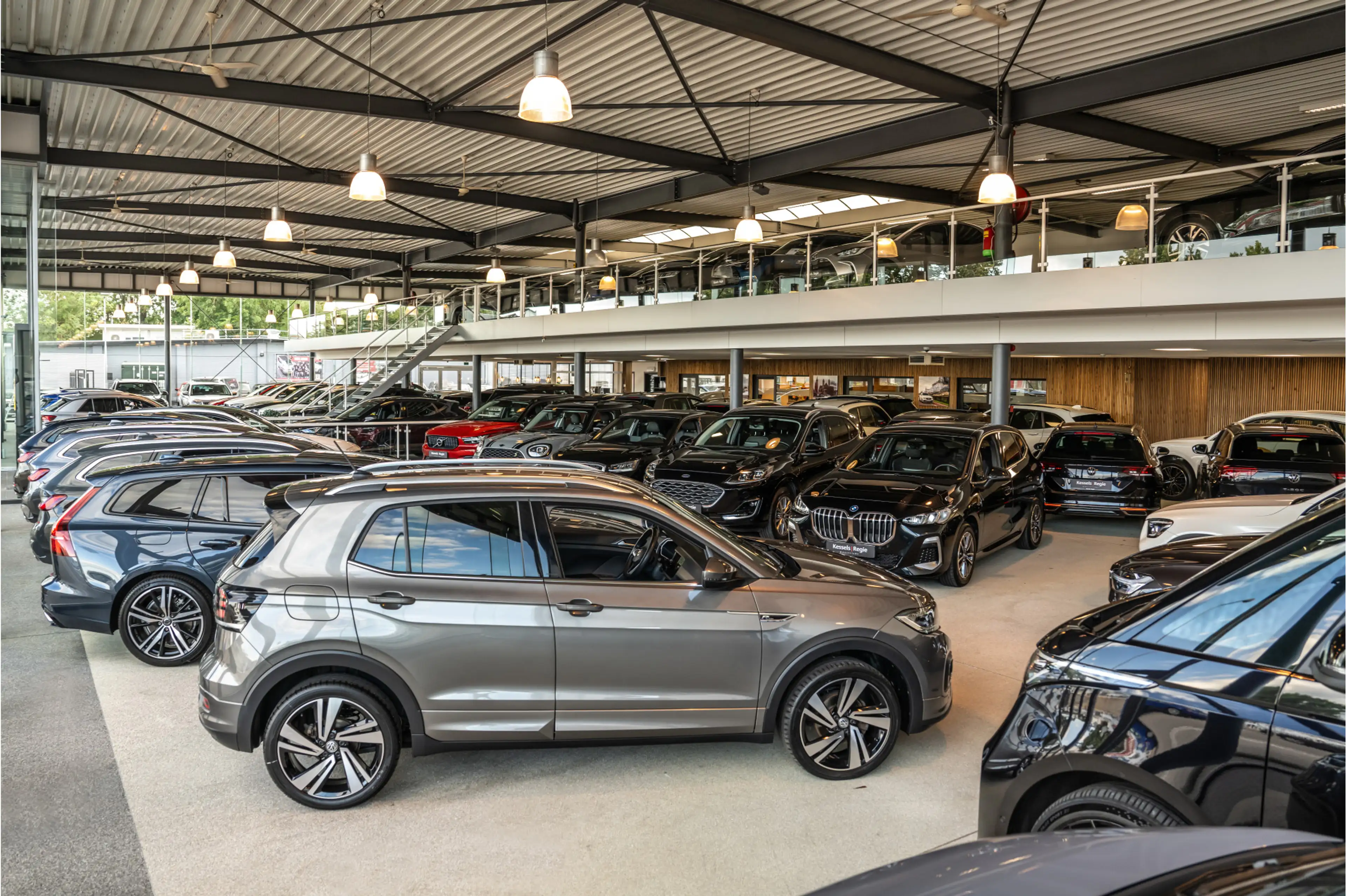 Mercedes-Benz A 200 AMG Pano Sfeerverlichting Burmester Camera Widescr — photo 31