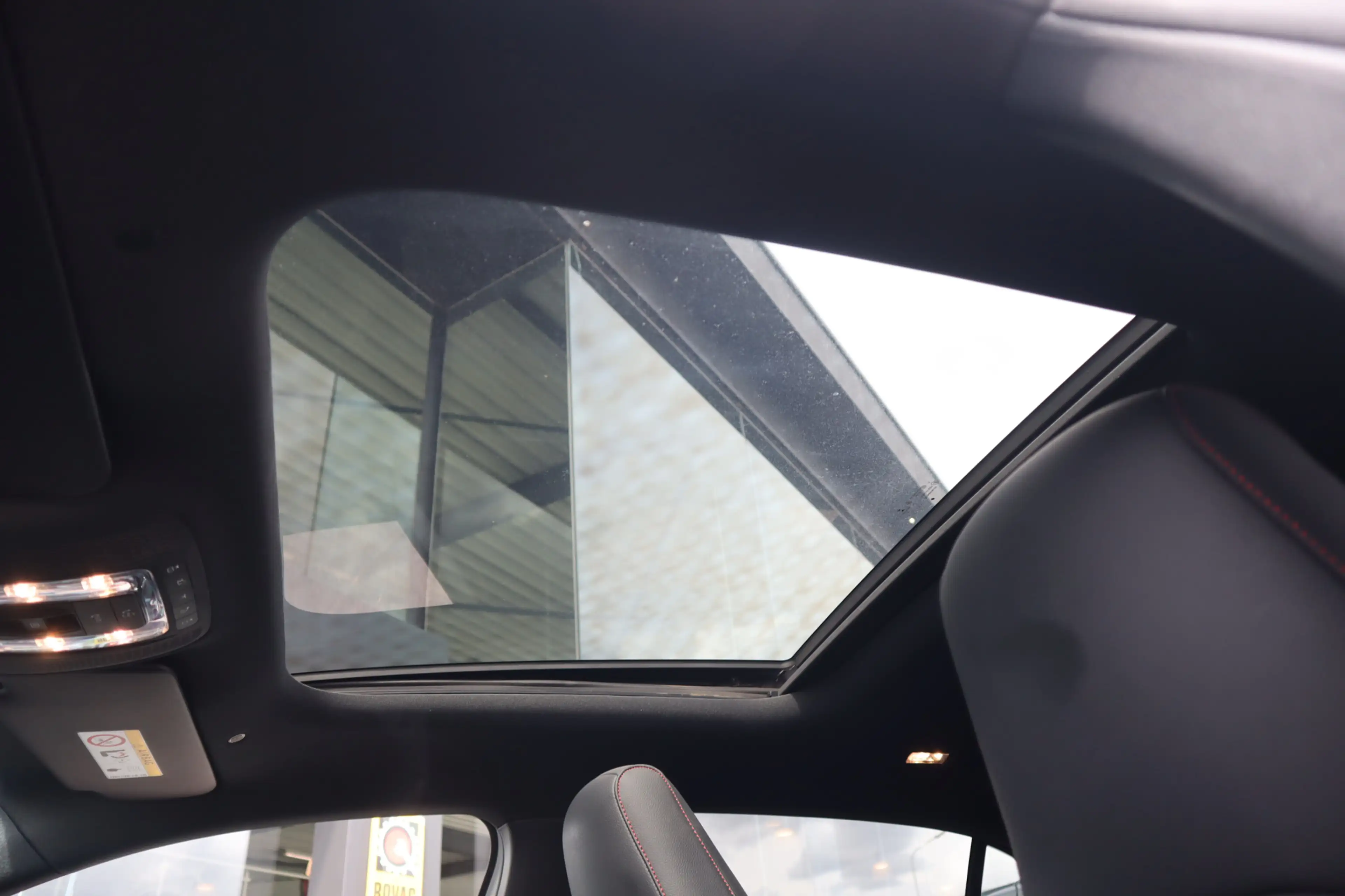 Mercedes-Benz A 200 AMG Pano Sfeerverlichting Burmester Camera Widescr — photo 20