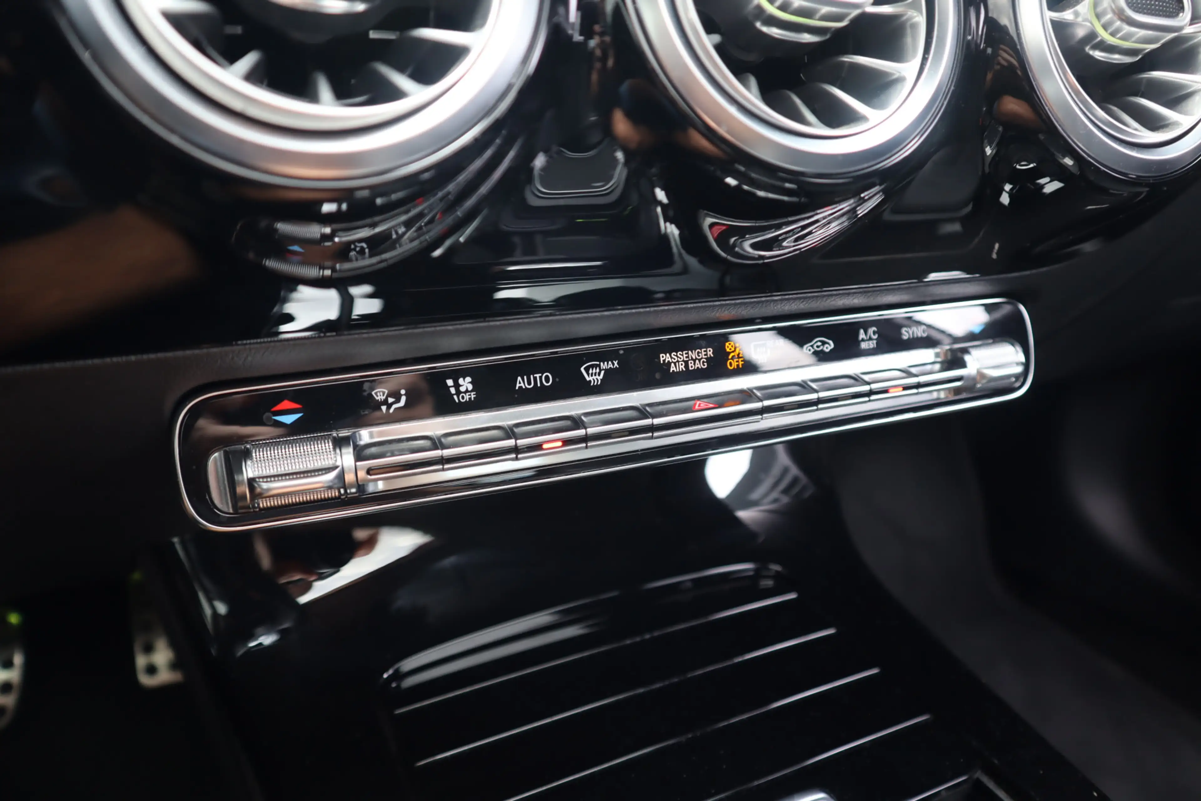Mercedes-Benz A 200 AMG Pano Sfeerverlichting Burmester Camera Widescr — photo 25