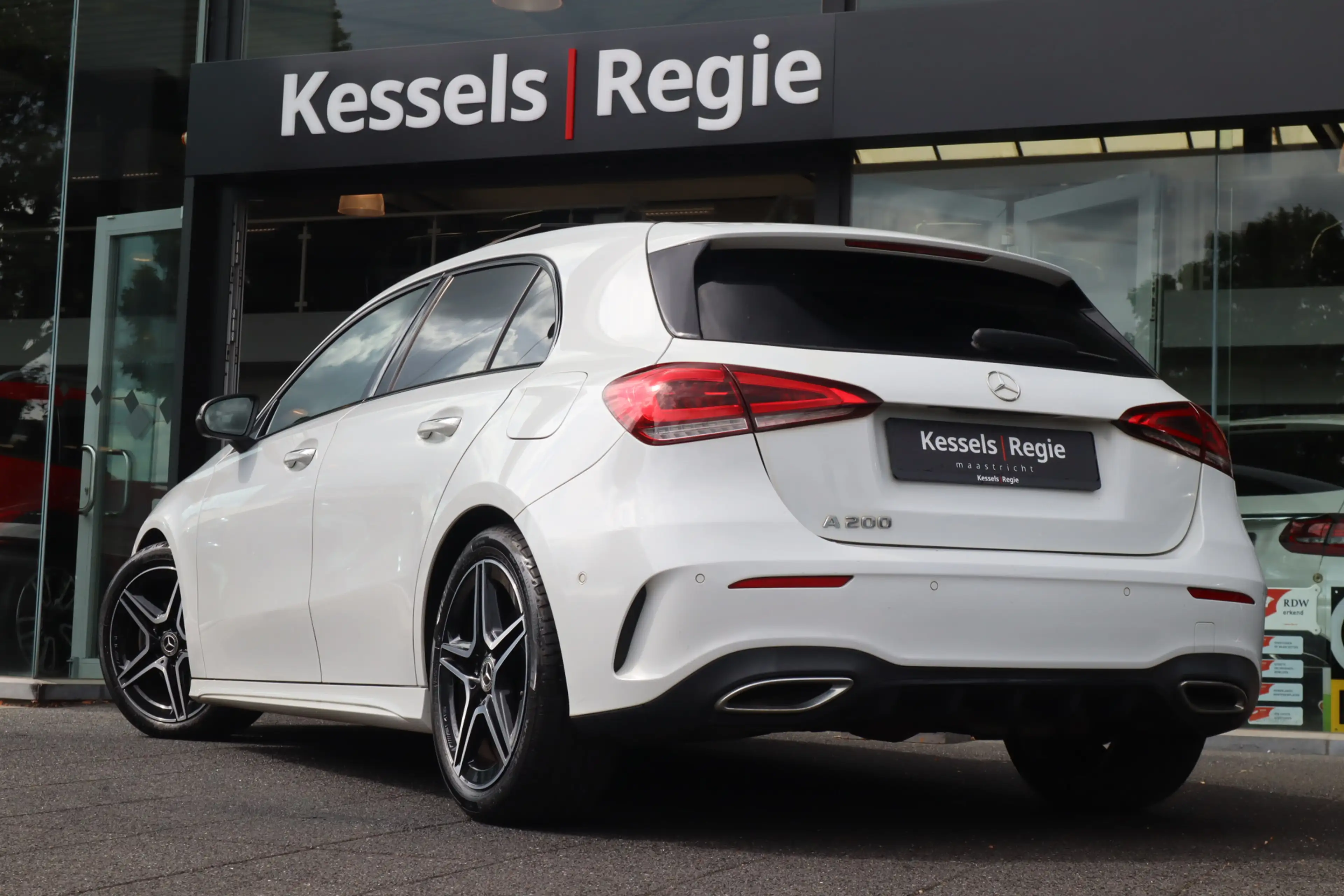 Mercedes-Benz A 200 AMG Pano Sfeerverlichting Burmester Camera Widescr — photo 3