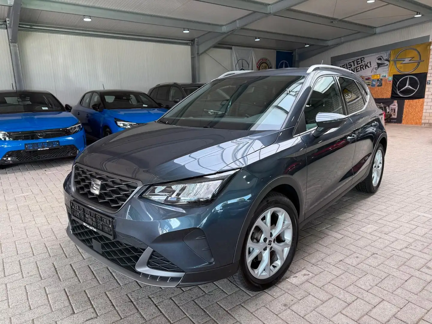 SEAT Arona 1.0 TSI FR SHZ PDC DAB Navi Full Link Grau - 1
