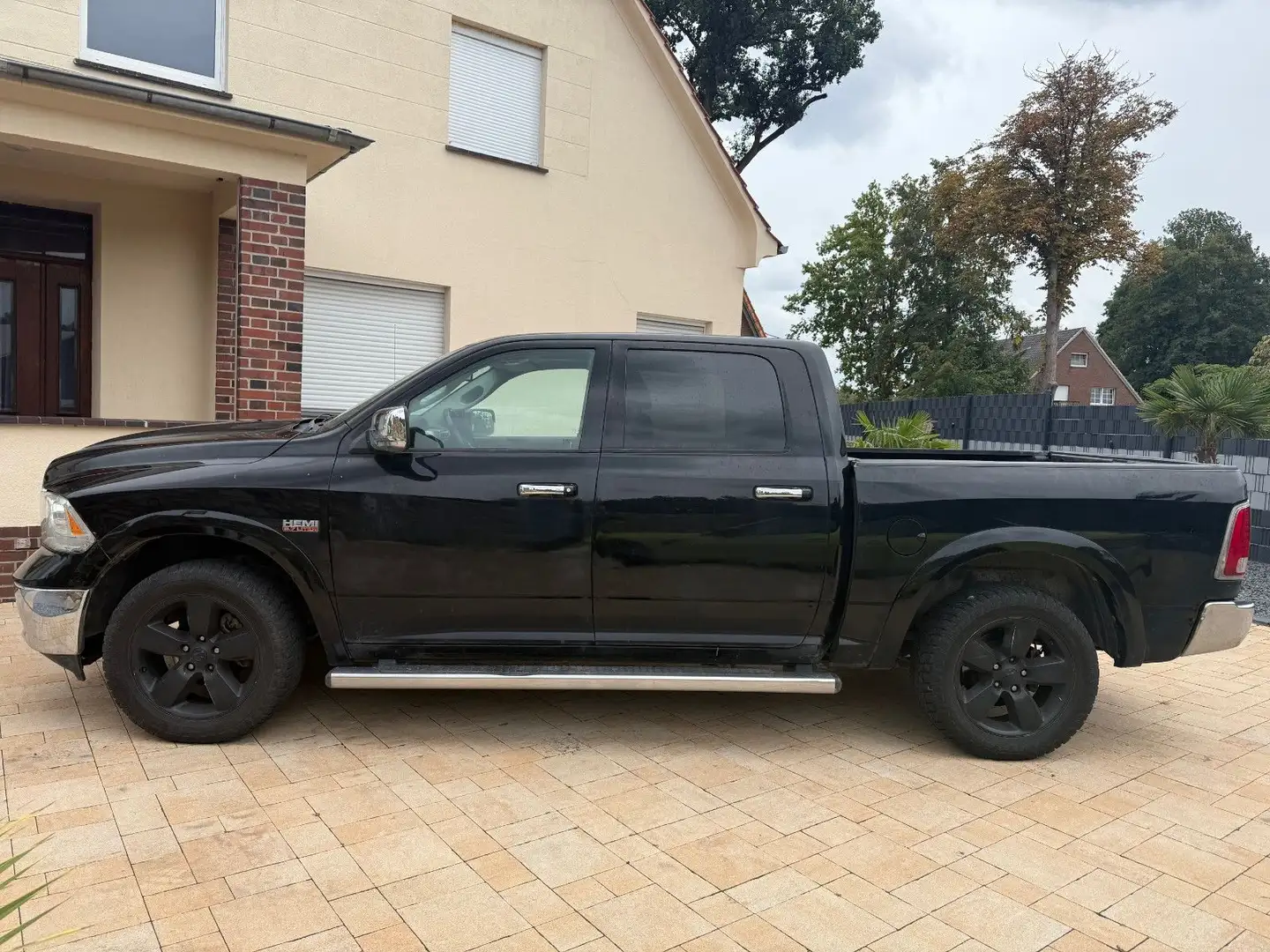 Dodge RAM 5.7 V8 Hemi+LPG Gas+Leder+SSD+AHK+ Schwarz - 2