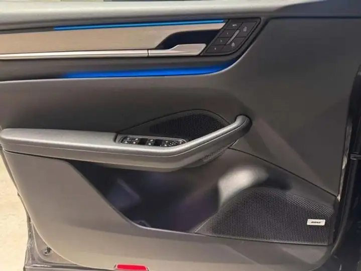 Porsche Macan 2024, foto 24