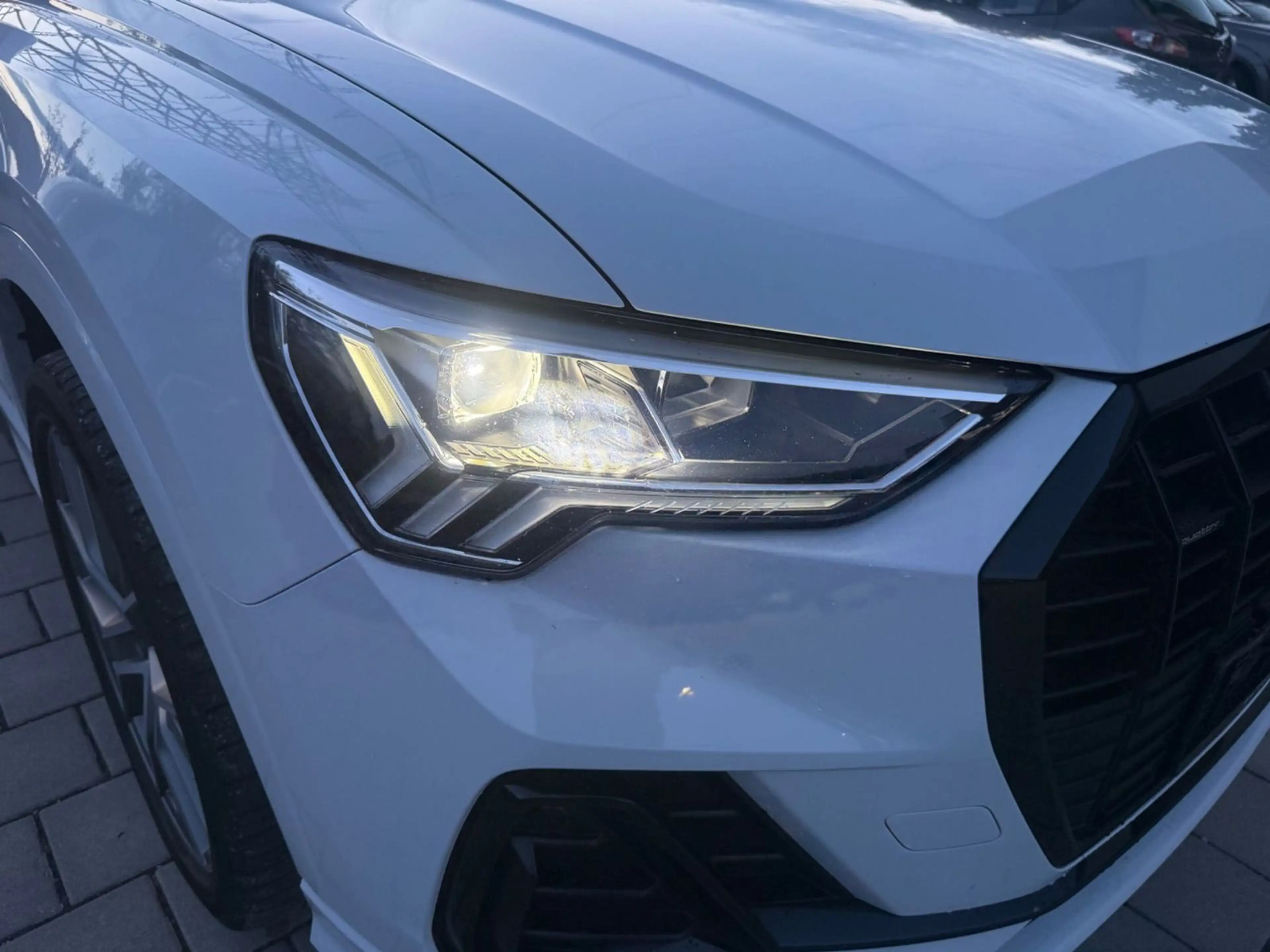 Audi Q3 40 TFSI quattro S line — photo 13