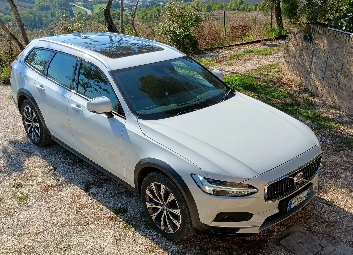 Volvo V90 Cross Country b4 Business Pro Line awd auto Bianco - 1