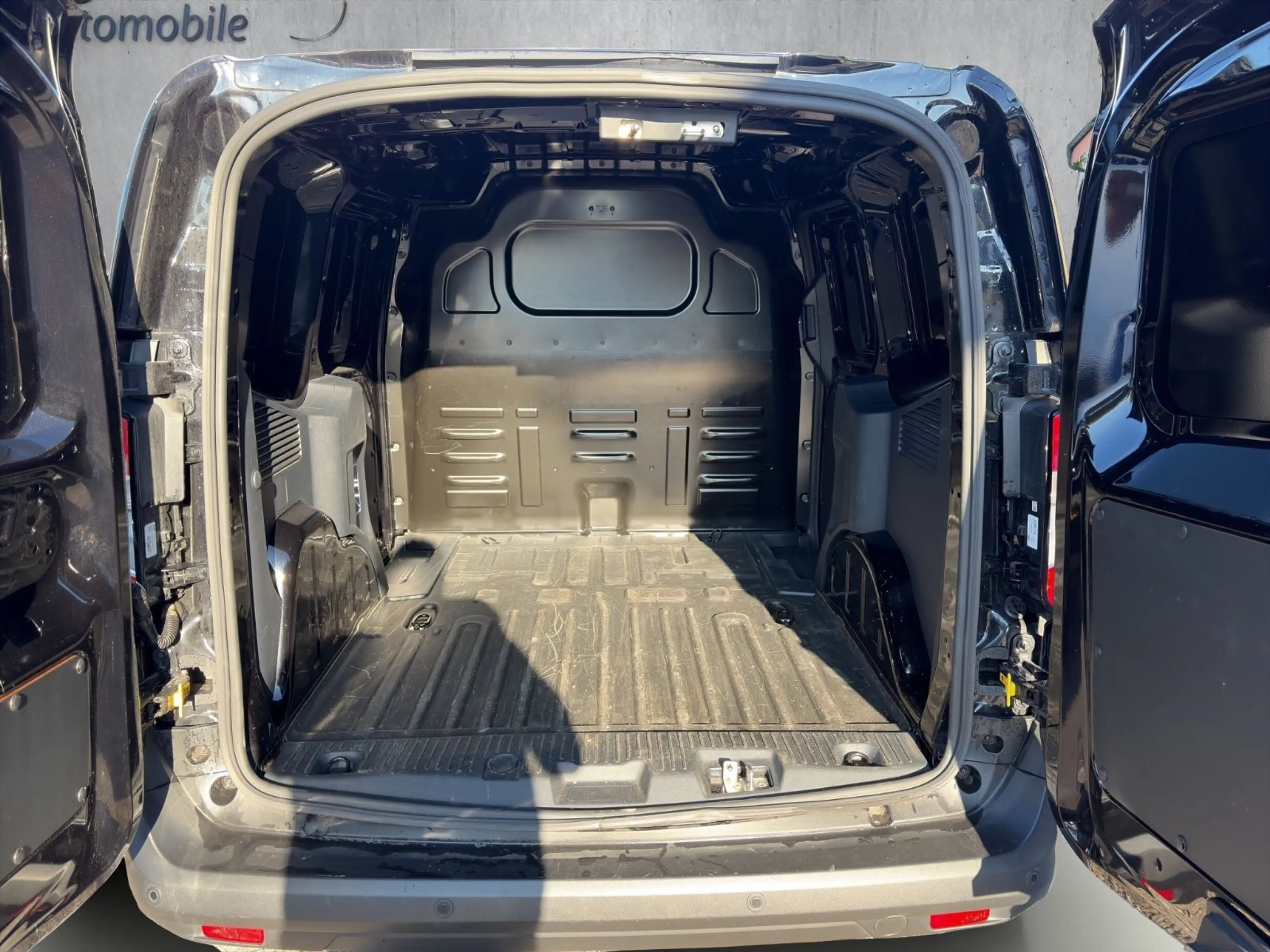 Ford Transit Courier Trend Klima — photo 15