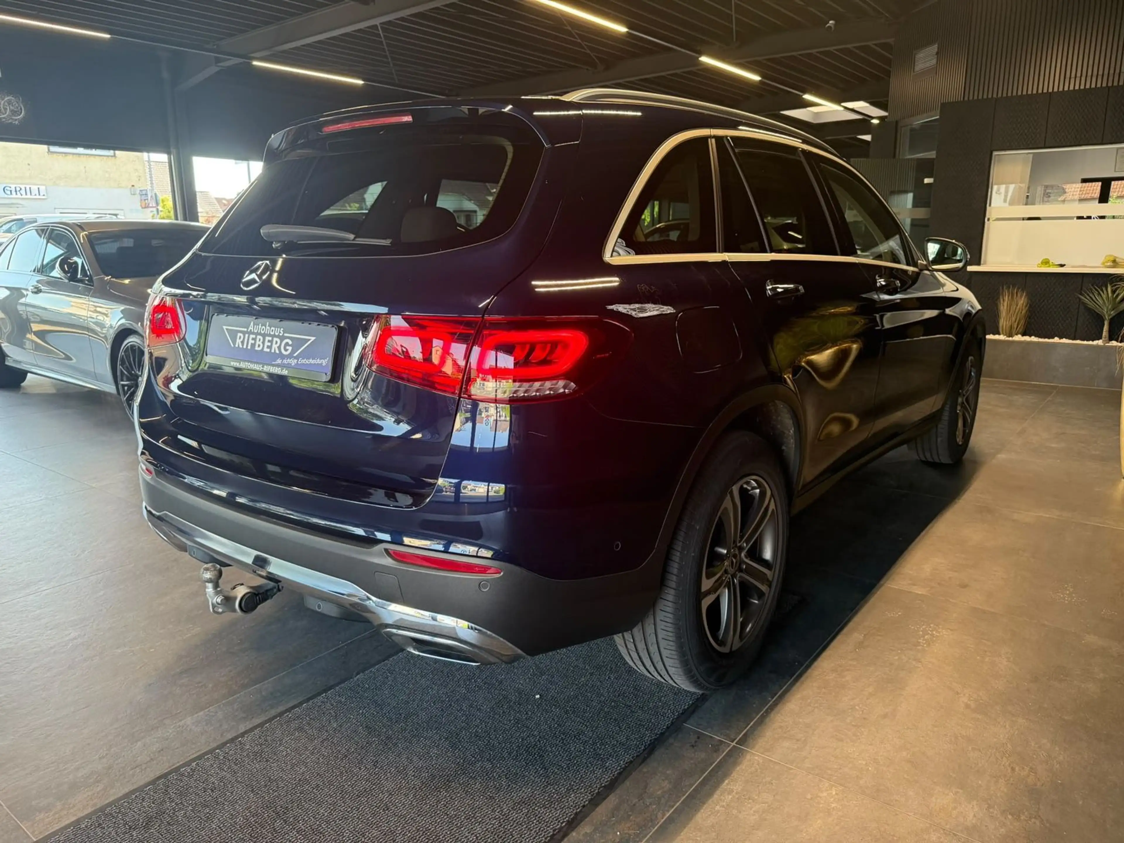 Mercedes-Benz GLC 400 d 4Matic /AHK/PANO/HUD/MEMORY/DISTR/KEYL — photo 6