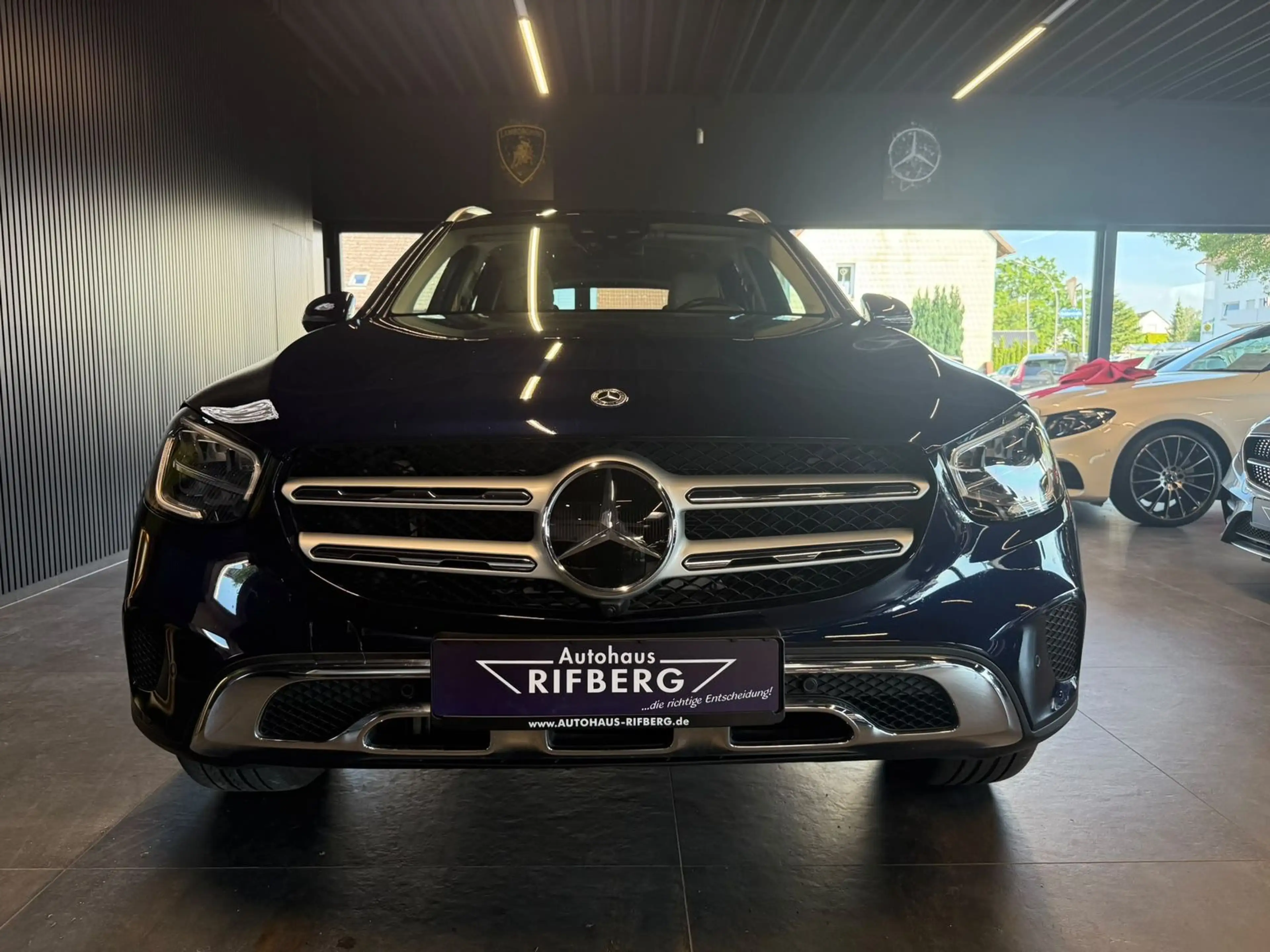 Mercedes-Benz GLC 400 d 4Matic /AHK/PANO/HUD/MEMORY/DISTR/KEYL — photo 3