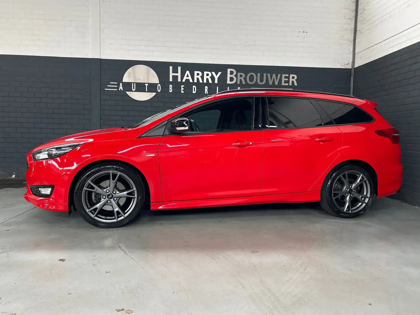Ford Focus Wagon 1.5 Titanium, automaat, nieuwe motor,(met ga Rouge - 2