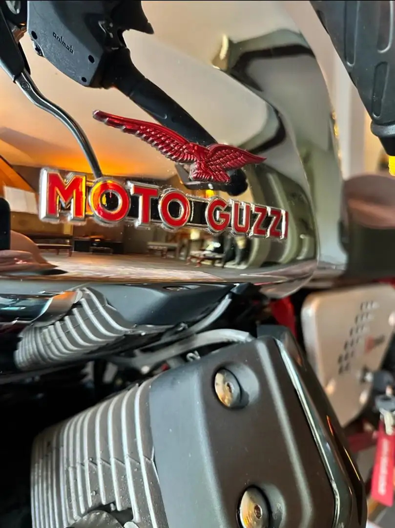 Moto Guzzi V 7 Racer Rouge - 2