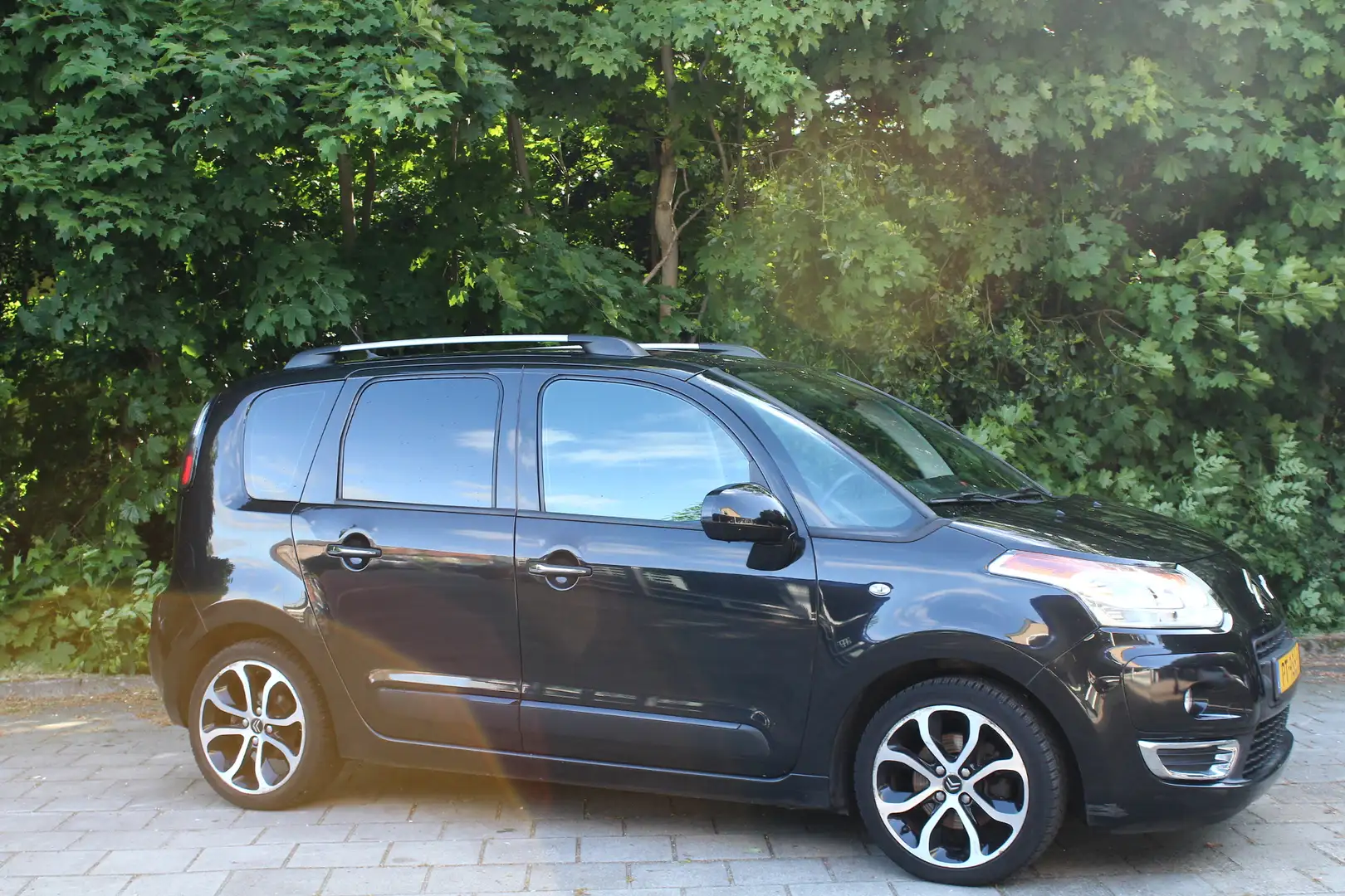 Citroen C3 Picasso 1.6 VTi Color Selection clima cruise trekhaak park Černá - 2