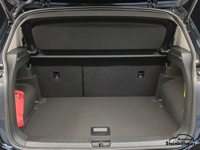 Volkswagen T-Cross view 6