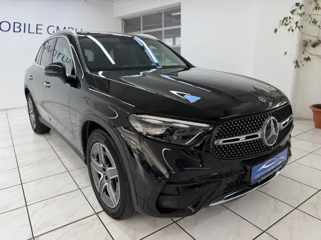Mercedes-Benz 220 view 6