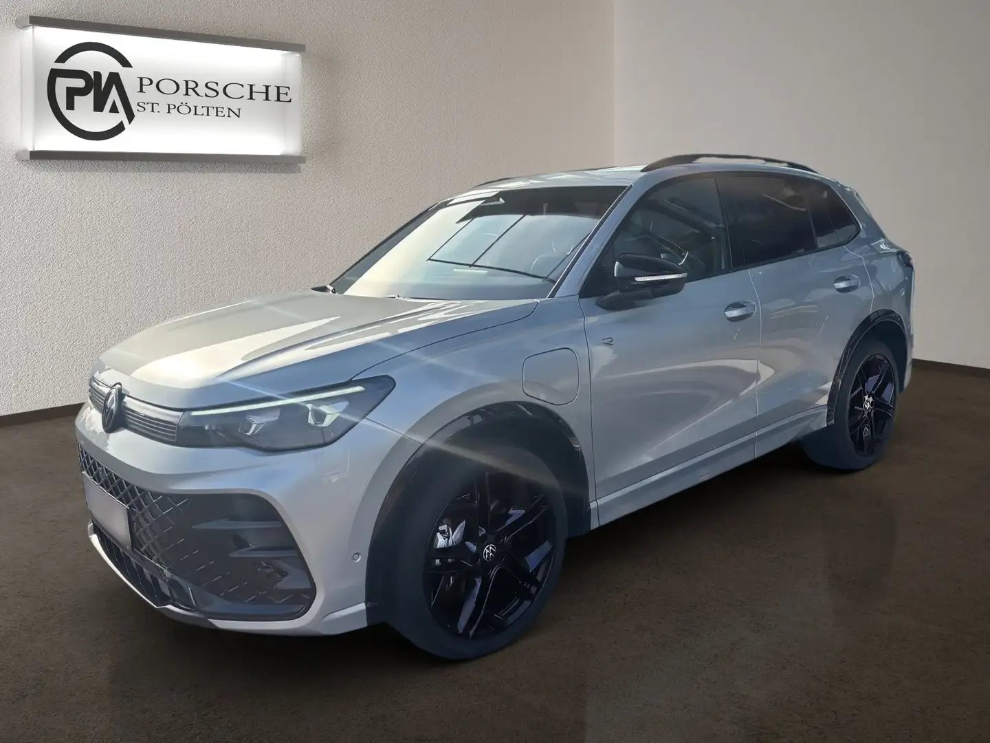 Volkswagen Tiguan R-Line eHybrid DSG 200 kW Silber - 2