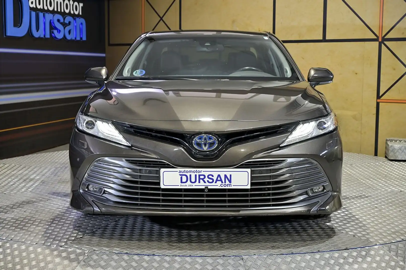 Toyota Camry 2.5 220H Luxury - 2