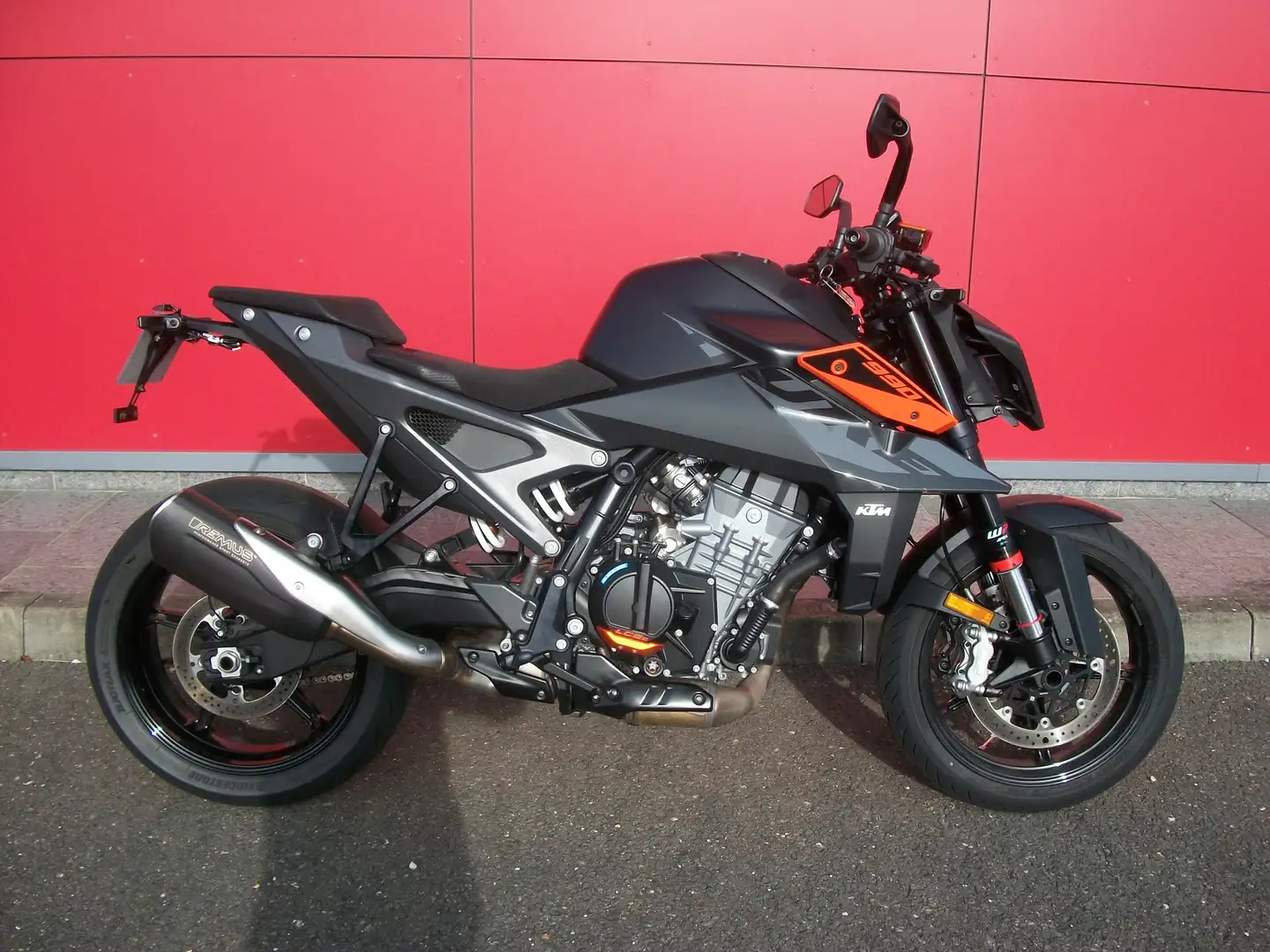 KTM 990 Duke - 1