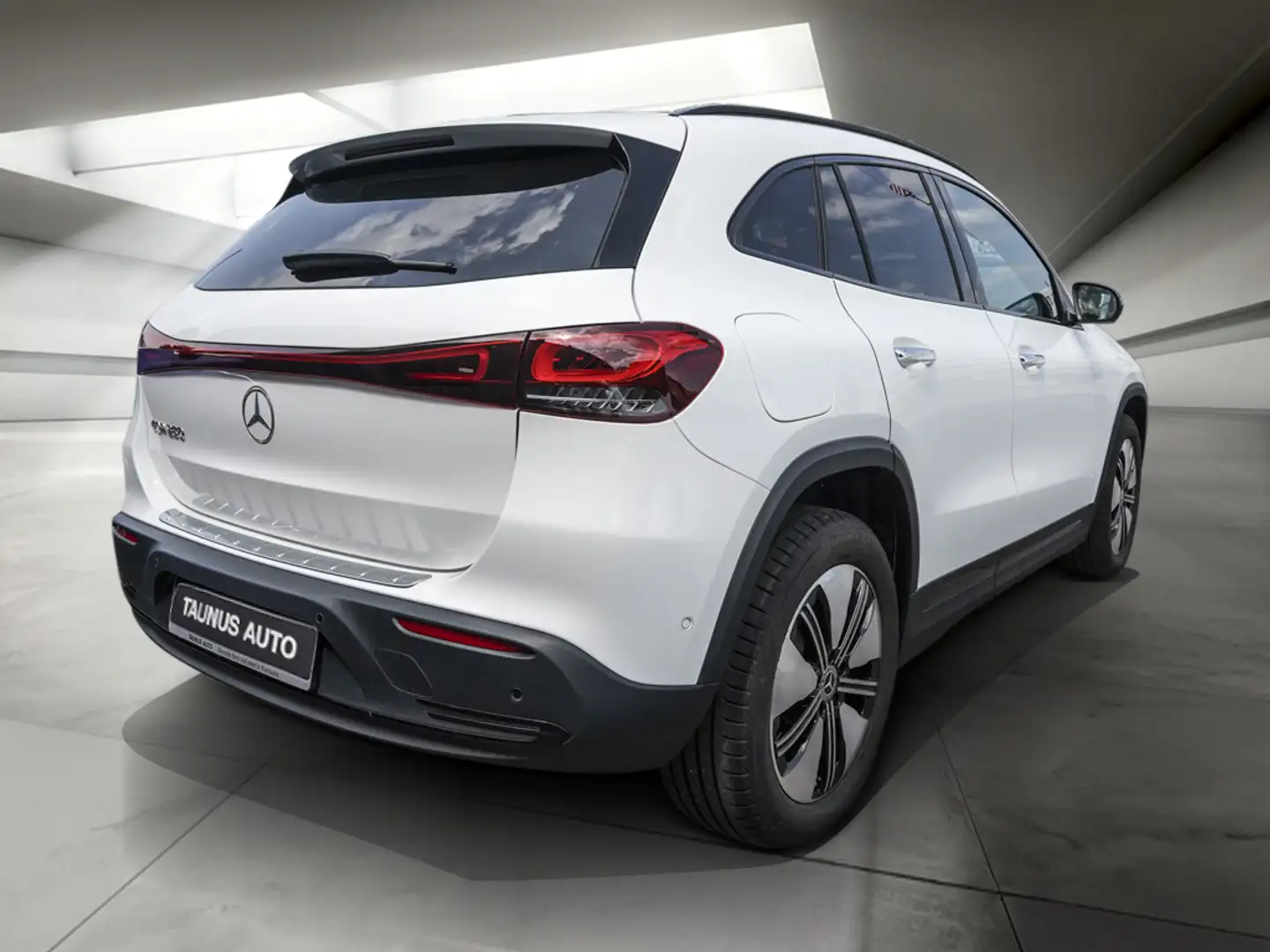 Mercedes-Benz EQA 250 PROGRESSIVE PANORAMA MBUX NIGHT MEMORY Fehér - 2