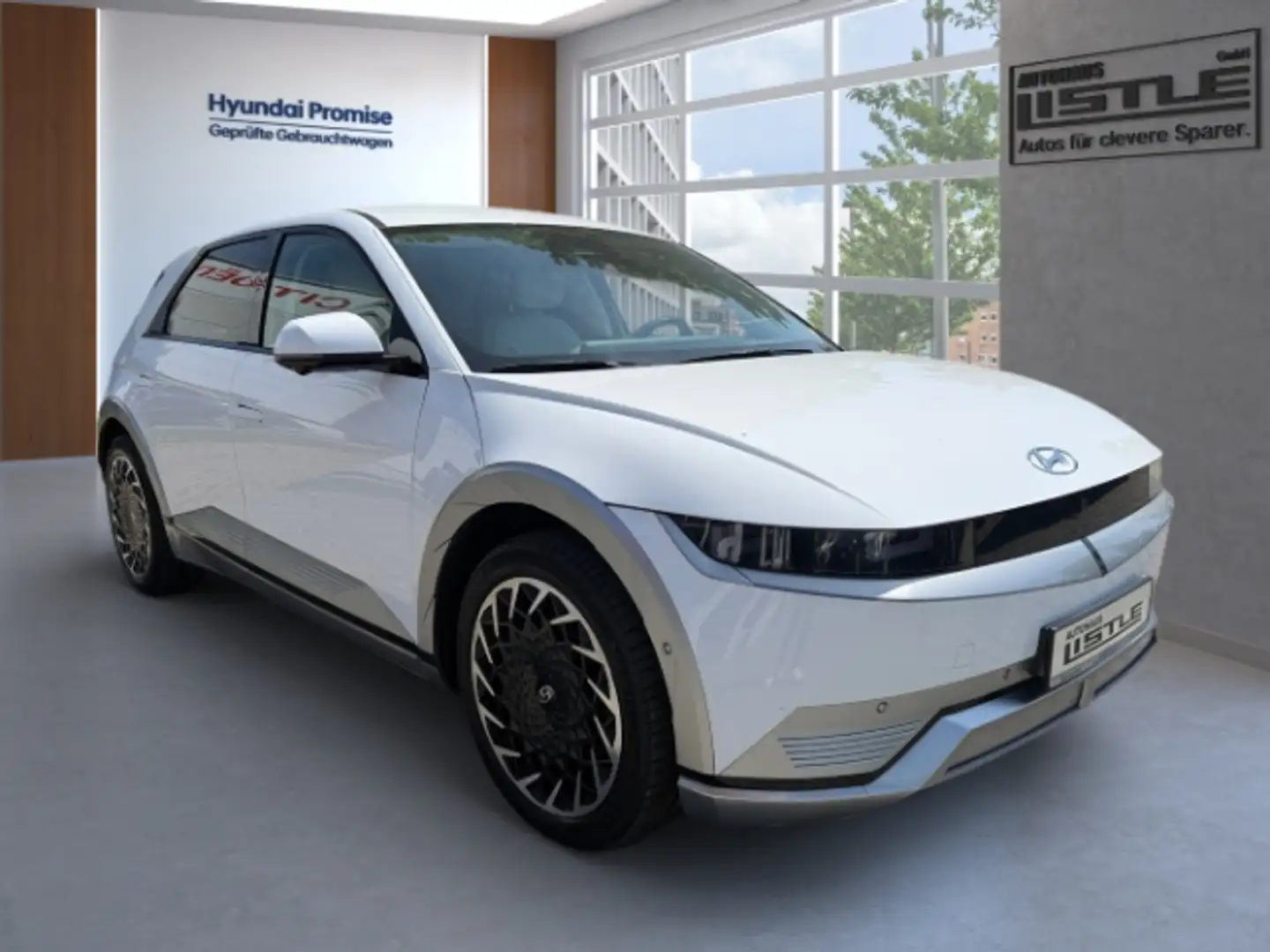 Hyundai IONIQ 5 Uniq Elektro 4WD 72 +LEDER+KLIMA+PDC+RFK+UVM+ Weiß - 2