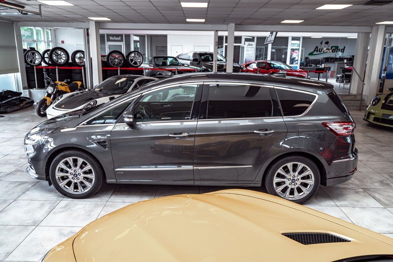 Ford S-Max 2.0 EcoBlue Allrad Aut.Vignale*PANO*AHK* — photo 4