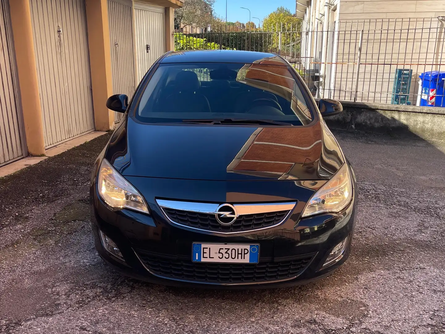 Opel Astra Astra IV 2010 5p 1.4 t Cosmo 140cv Nero - 2