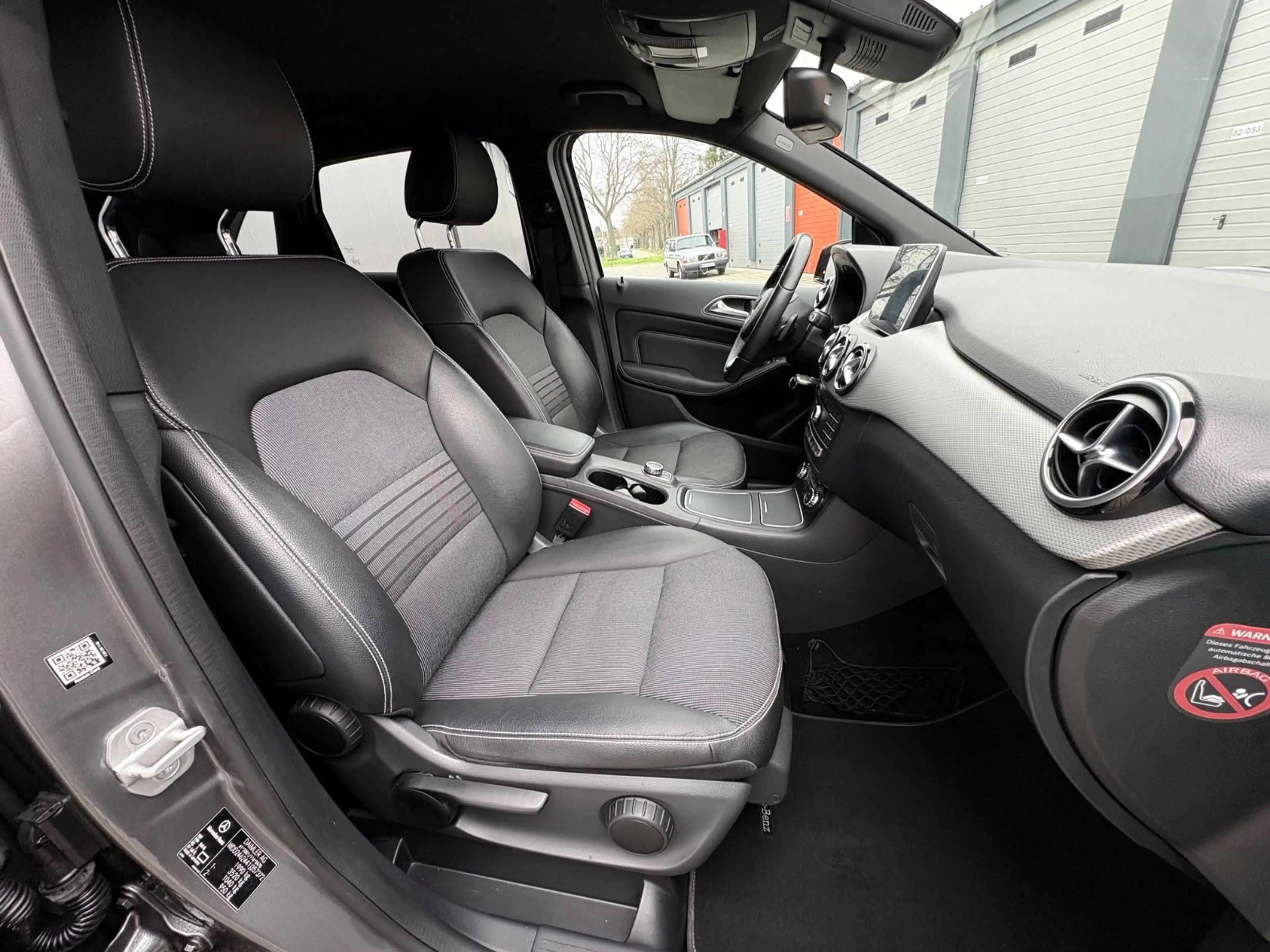 Mercedes-Benz B 250 Urban Night Kamera ACC SPUR TOT LED NAVI — photo 15