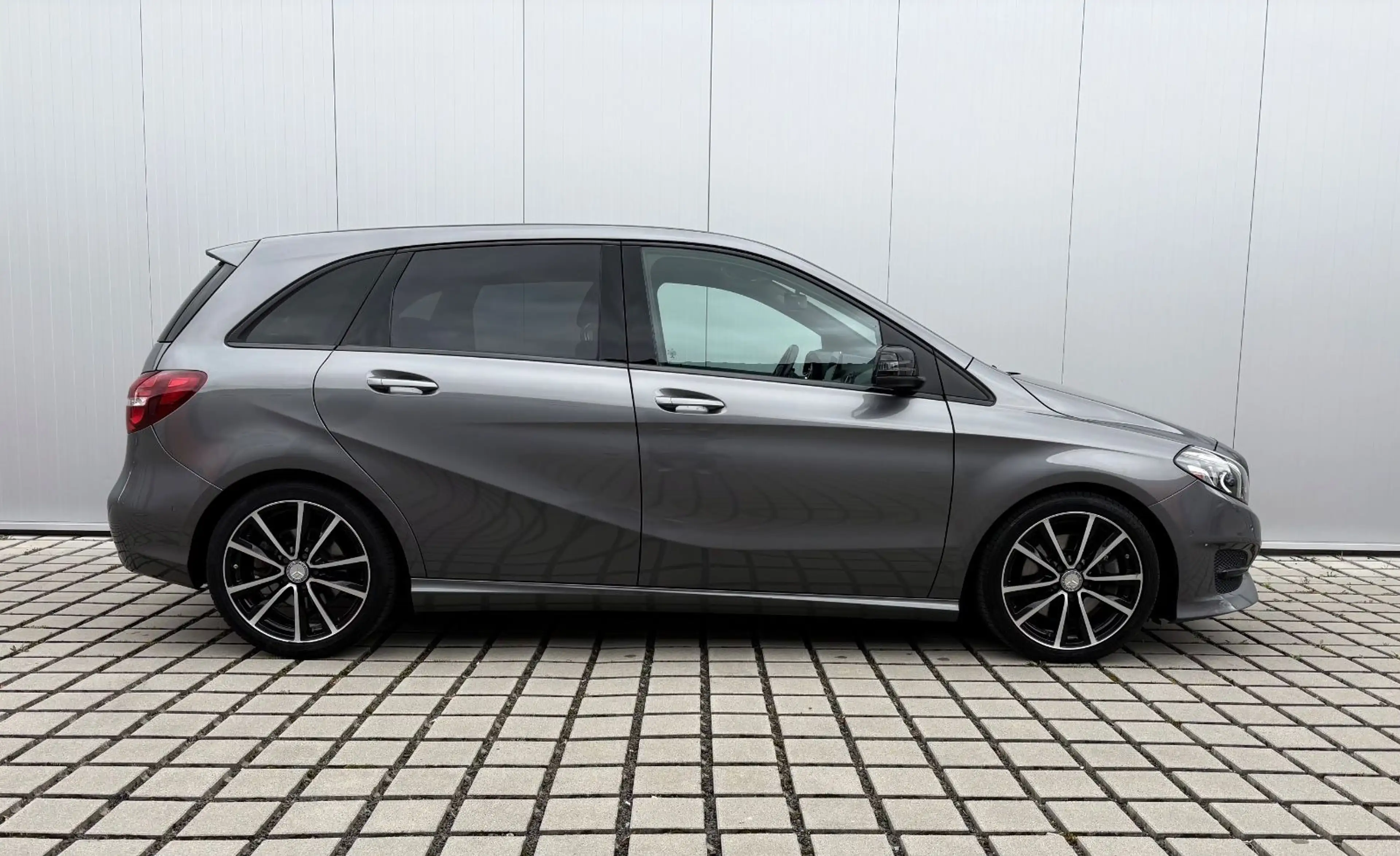 Mercedes-Benz B 250 Urban Night Kamera ACC SPUR TOT LED NAVI — photo 7