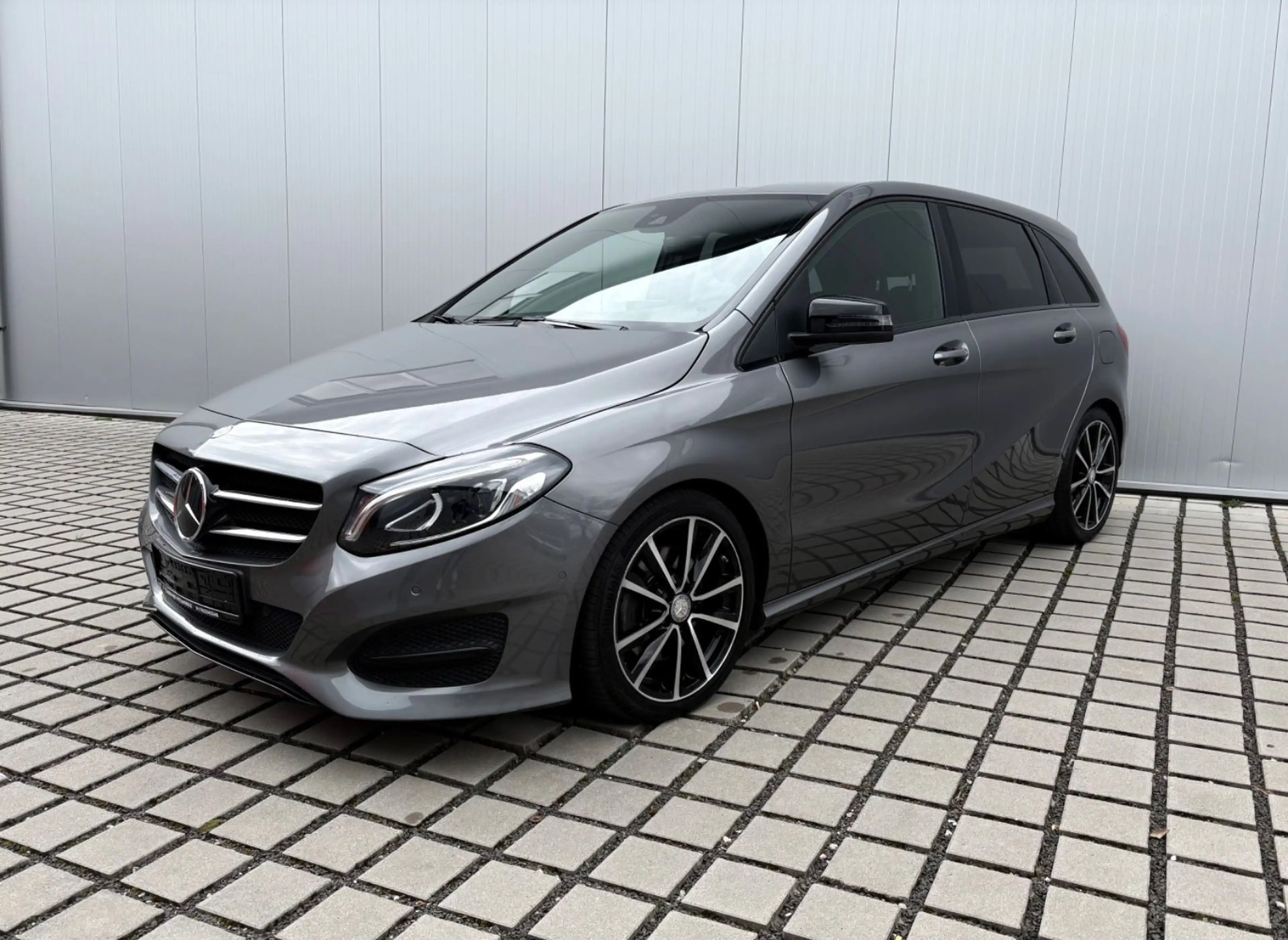 Mercedes-Benz B 250 Urban Night Kamera ACC SPUR TOT LED NAVI