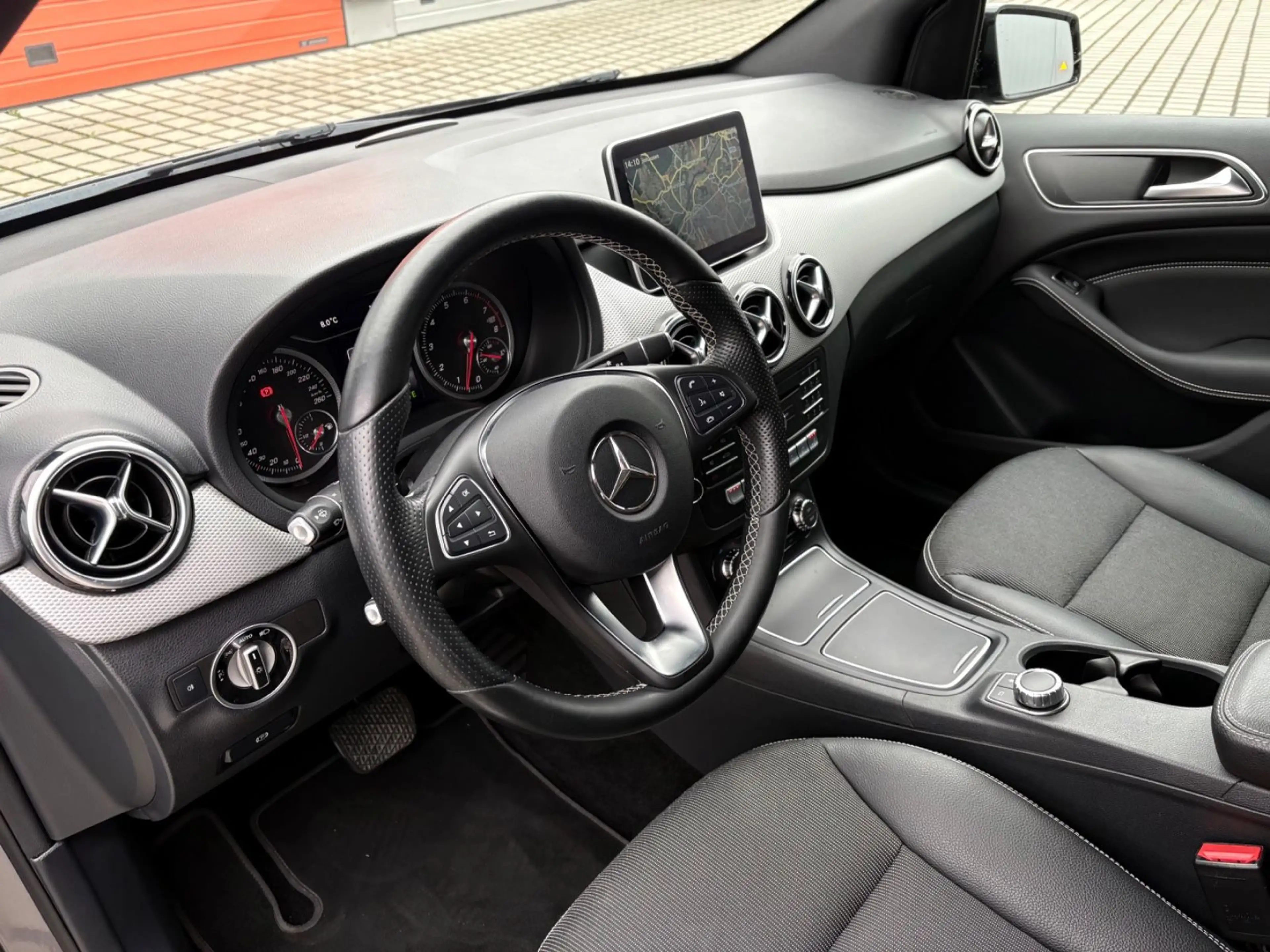 Mercedes-Benz B 250 Urban Night Kamera ACC SPUR TOT LED NAVI — photo 10