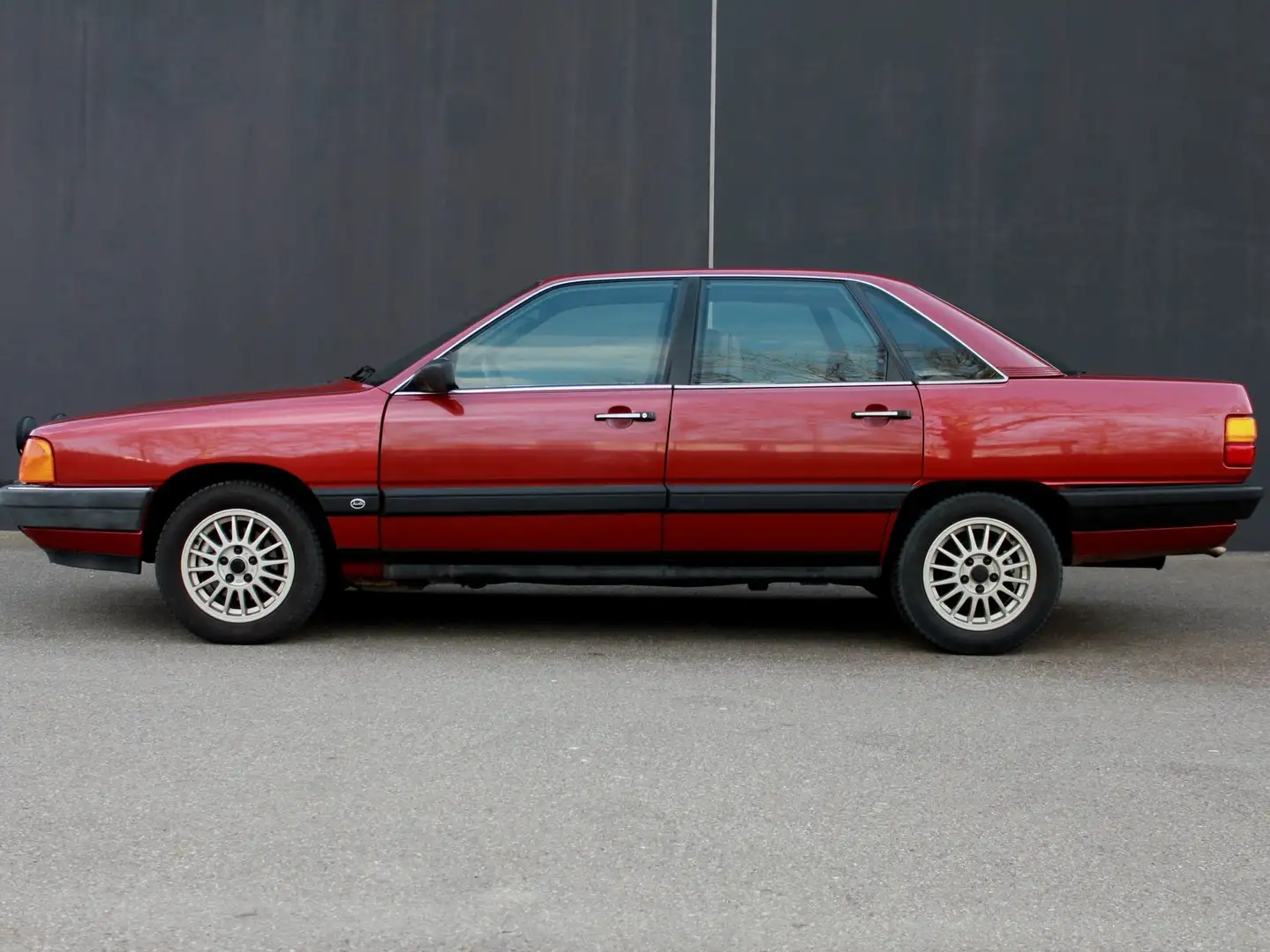 Audi 100 100 CS Червоний - 2