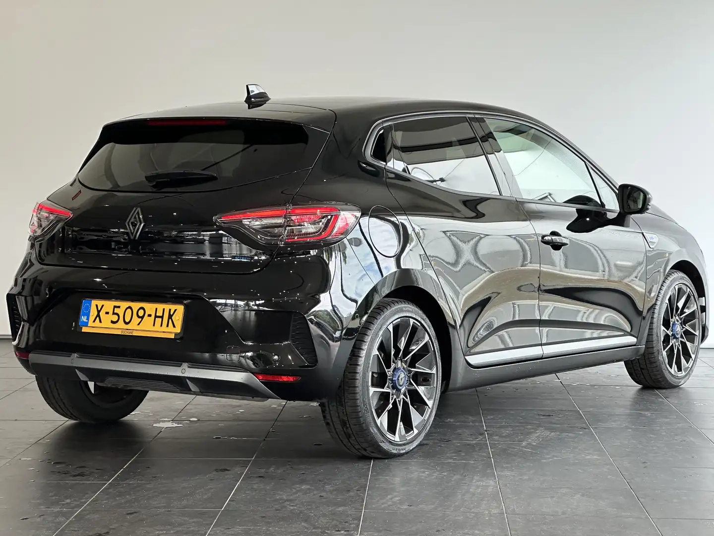 Renault Clio 1.6 E-Tech Full Hybrid 145 esprit Alpine AUTOMAAT Zwart - 2