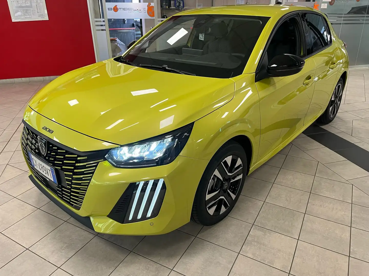 Peugeot 208 208 1.2 hybrid Allure e-dcs SCONTO 7000€ Jaune - 1