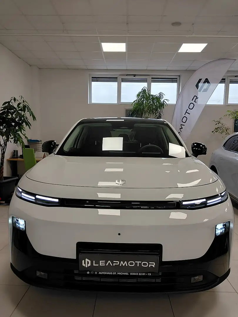 Leapmotor B10 Hybrid Design Weiß - 1
