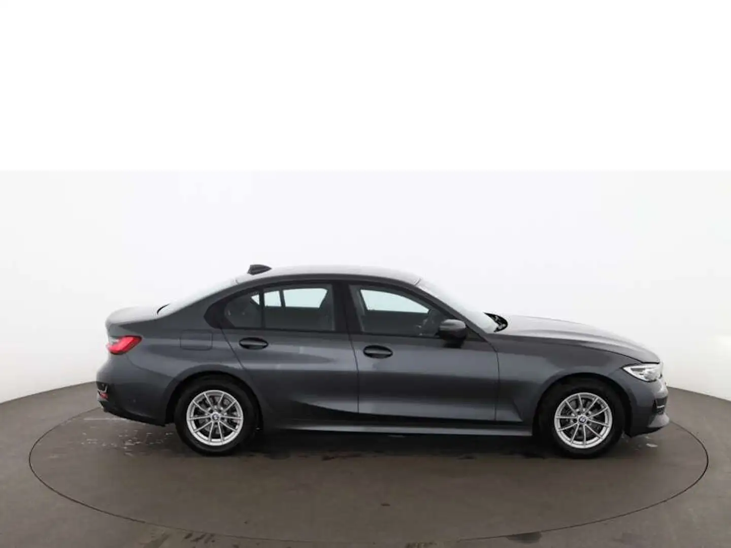 BMW 318 d Advantage Aut LED NAVI ASSIST TEMPOMAT PDC Grau - 2