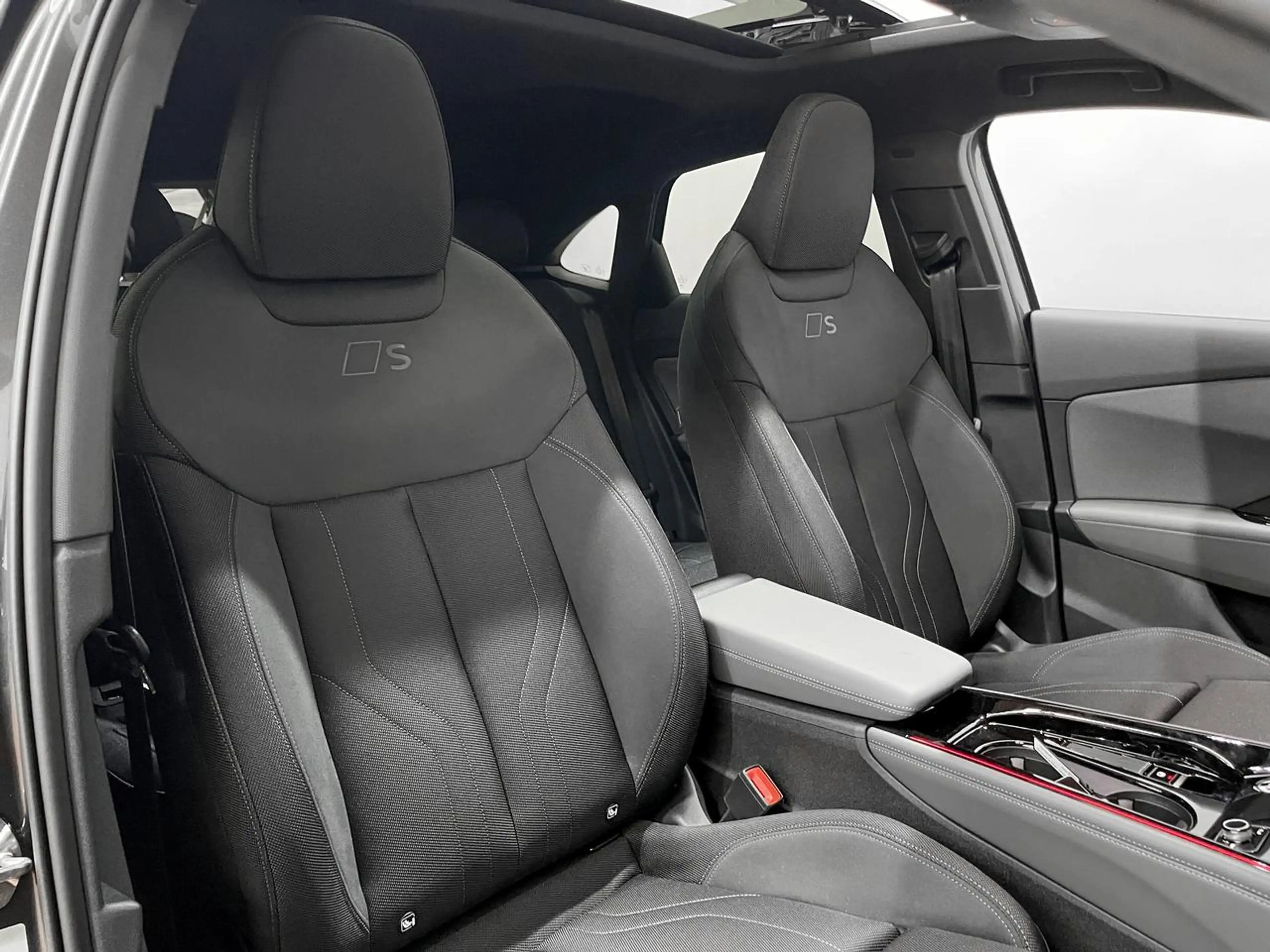 Audi Q3 1.5 TFSI MHEV S-Line S-Tronic / Pano / Carplay / Camera / ACC / Navigatie — photo 14