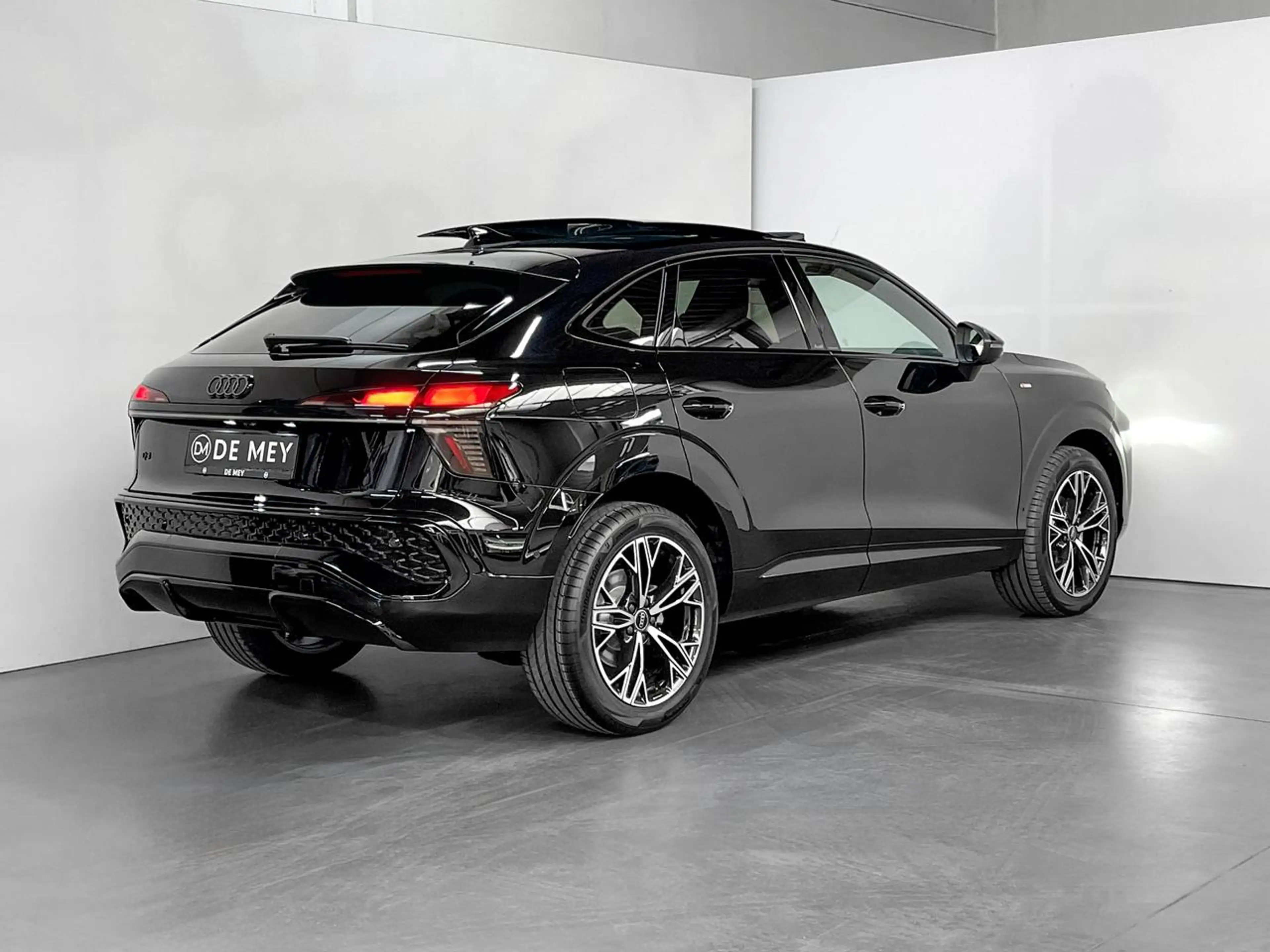 Audi Q3 1.5 TFSI MHEV S-Line S-Tronic / Pano / Carplay / Camera / ACC / Navigatie — photo 5