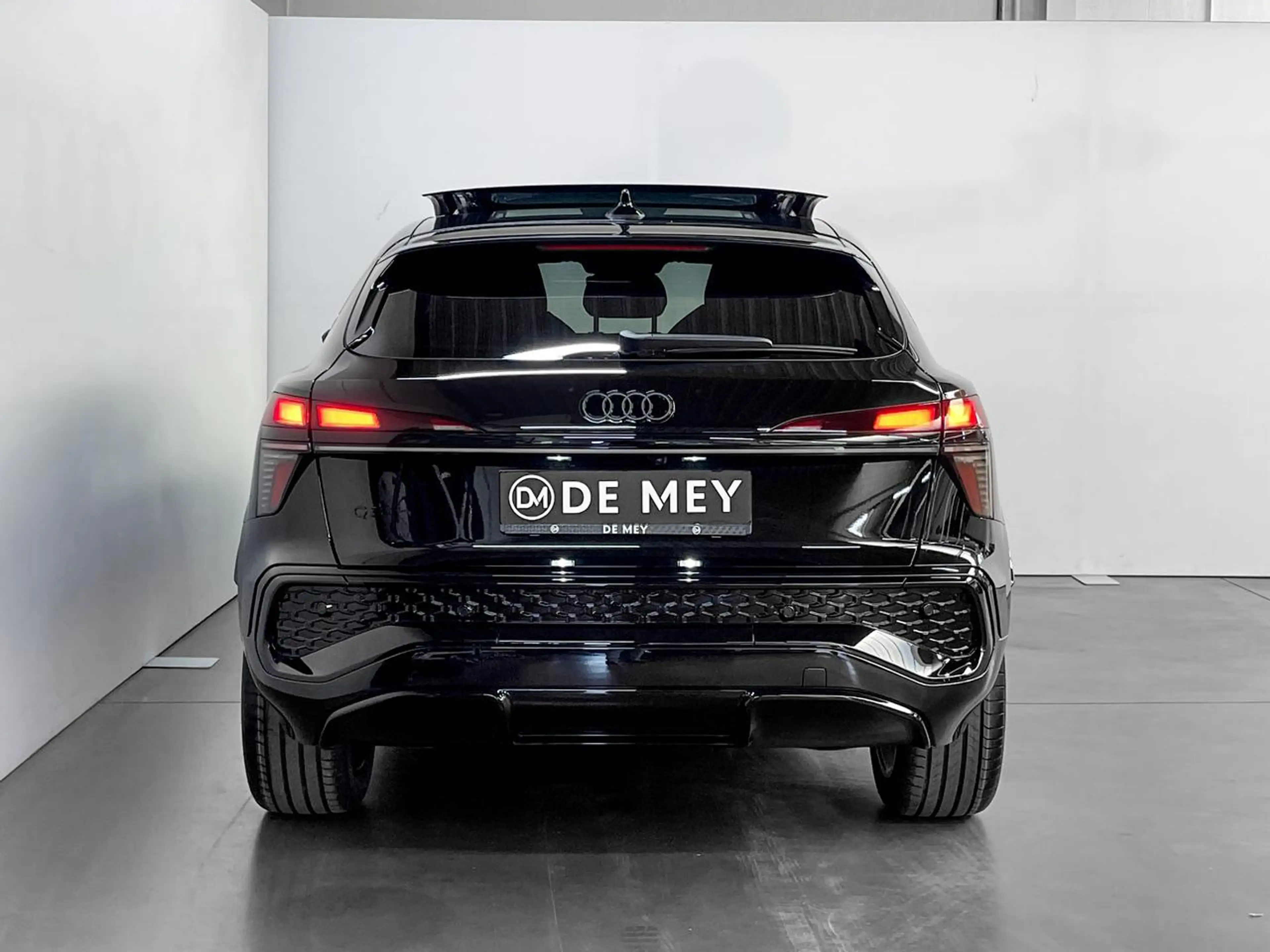 Audi Q3 1.5 TFSI MHEV S-Line S-Tronic / Pano / Carplay / Camera / ACC / Navigatie — photo 6