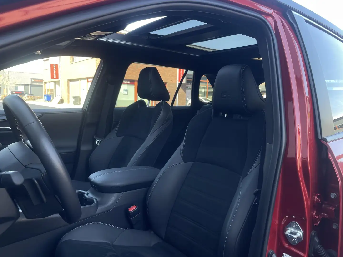 Toyota RAV 4 2.5 Plug-in Hybrid AWD GR SPORT | Schuif-/kantelda Rood - 2