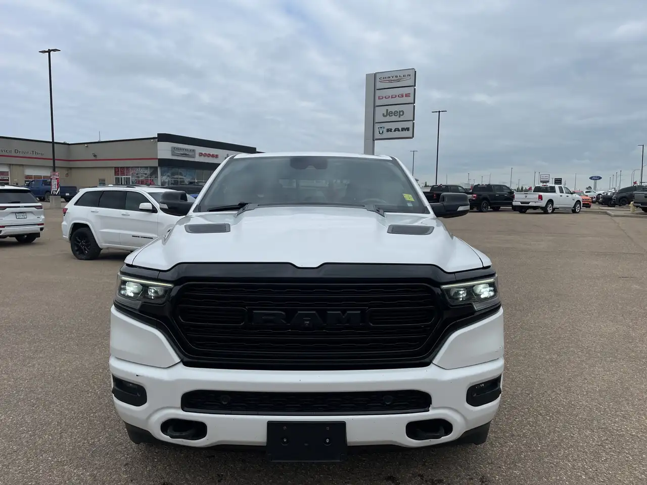 RAM 1500 снимка RAM 1500