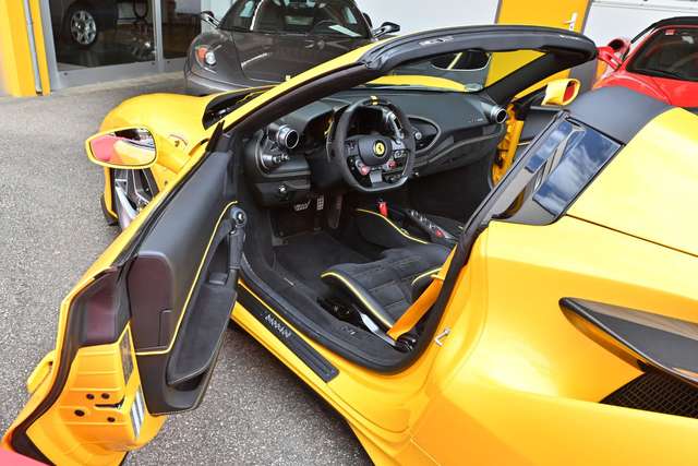 Ferrari F8 Spider Einmaliges Atelier Einzelstück/1.HD.