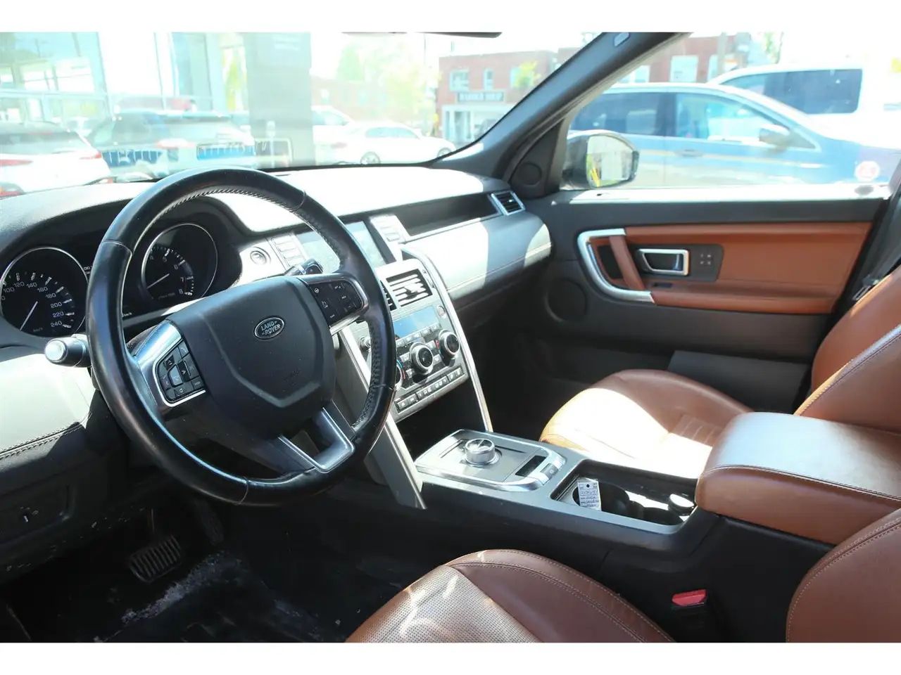 Land Rover Discovery Sport снимка Land Rover Discovery Sport