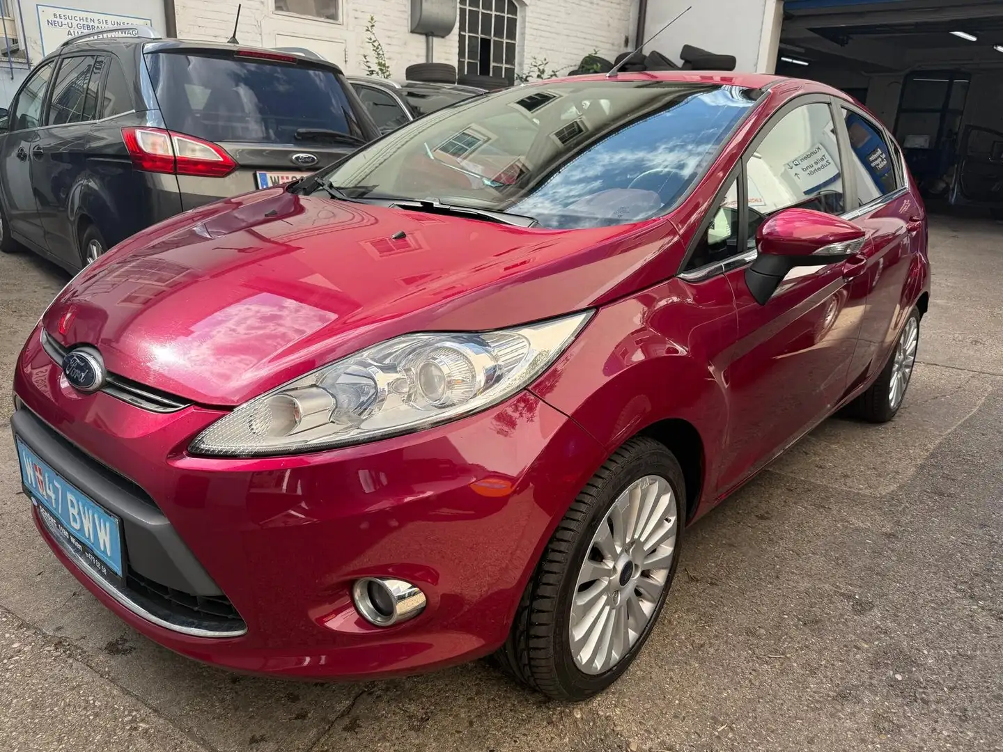 Ford Fiesta Titanium Rot - 1
