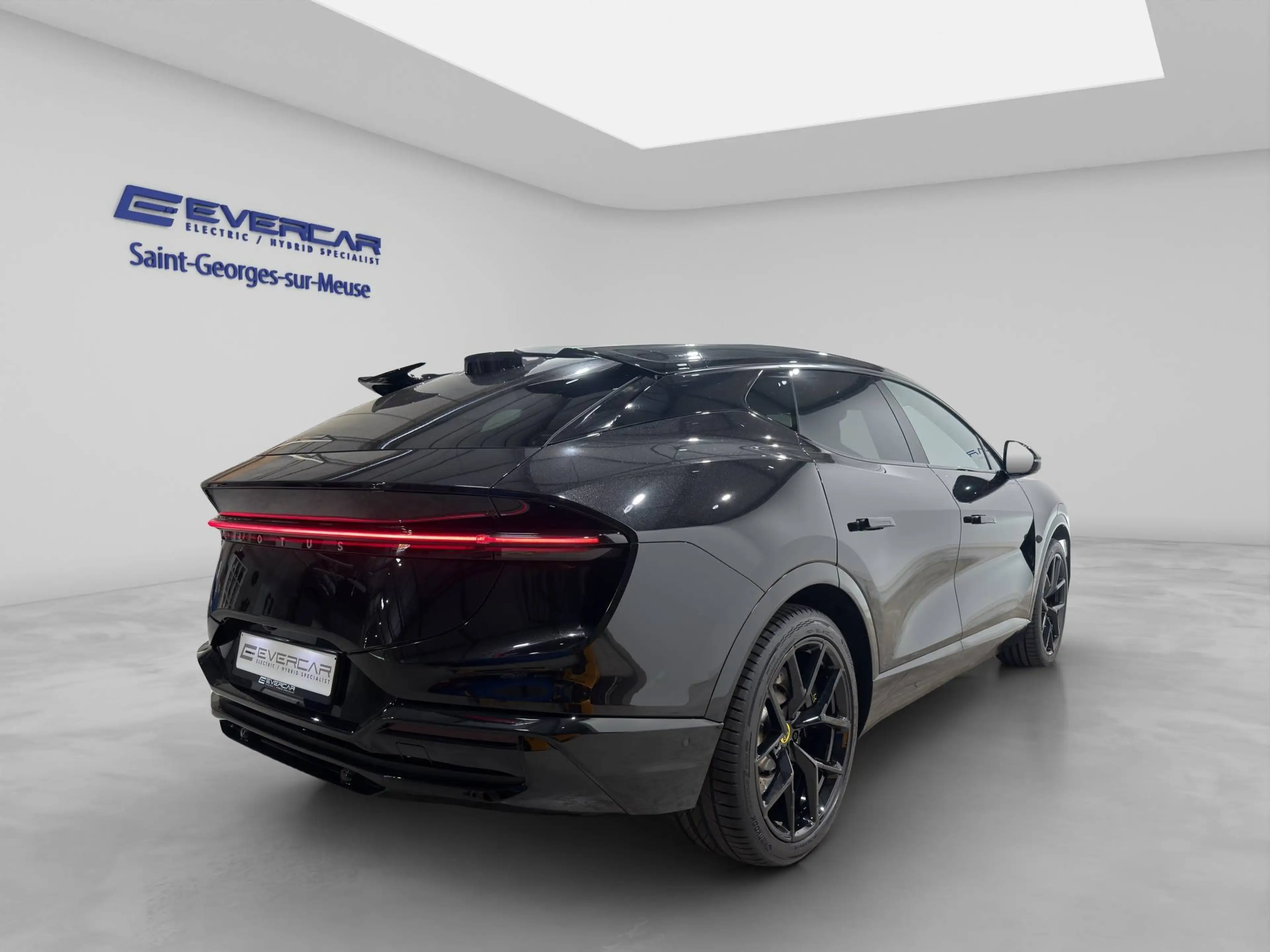 Lotus Eletre 109 kWh 4WD EDS 612 ch ***KEF SURROUND SYSTEM*SMART PANORAMIC ROOF*HEATED ELECTRIC SEATS*** — photo 4