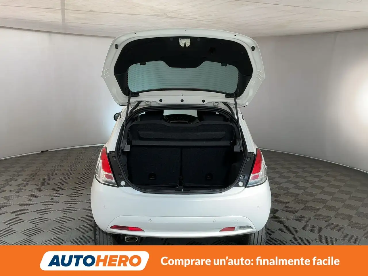 Lancia Ypsilon 2023 — фото 17