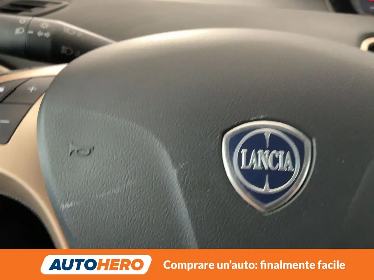Lancia Ypsilon 2023 — фото 28