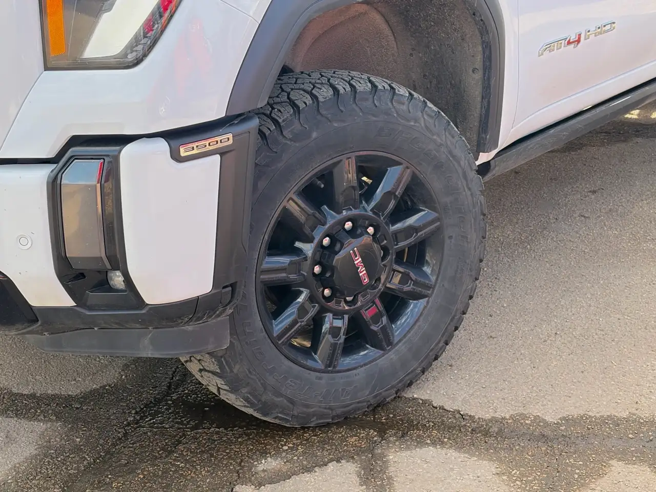 GMC Sierra 3500HD photo GMC Sierra 3500HD