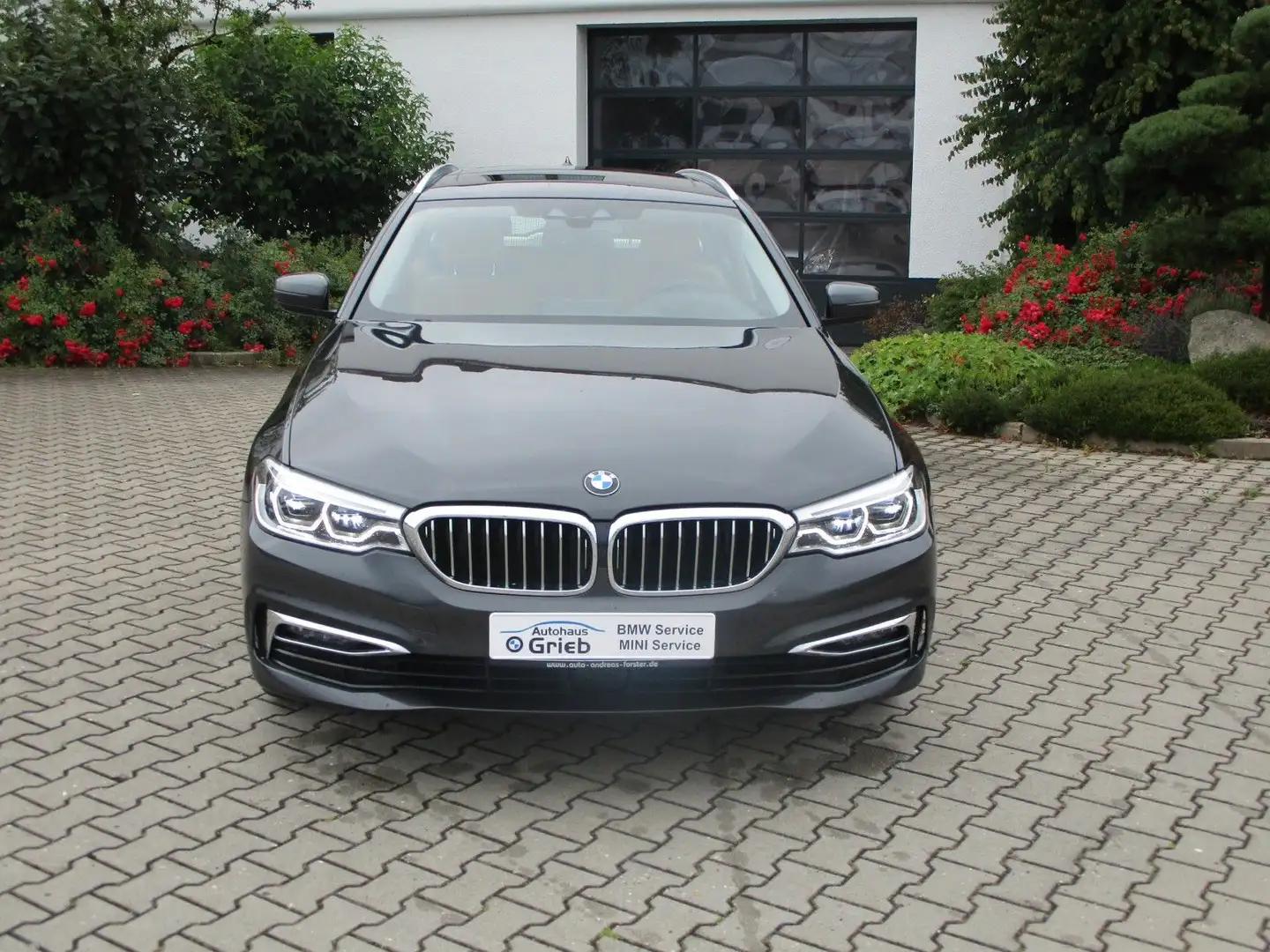 BMW 540 i xDrive Touring  Luxury Line AHK Panorama . Szary - 1