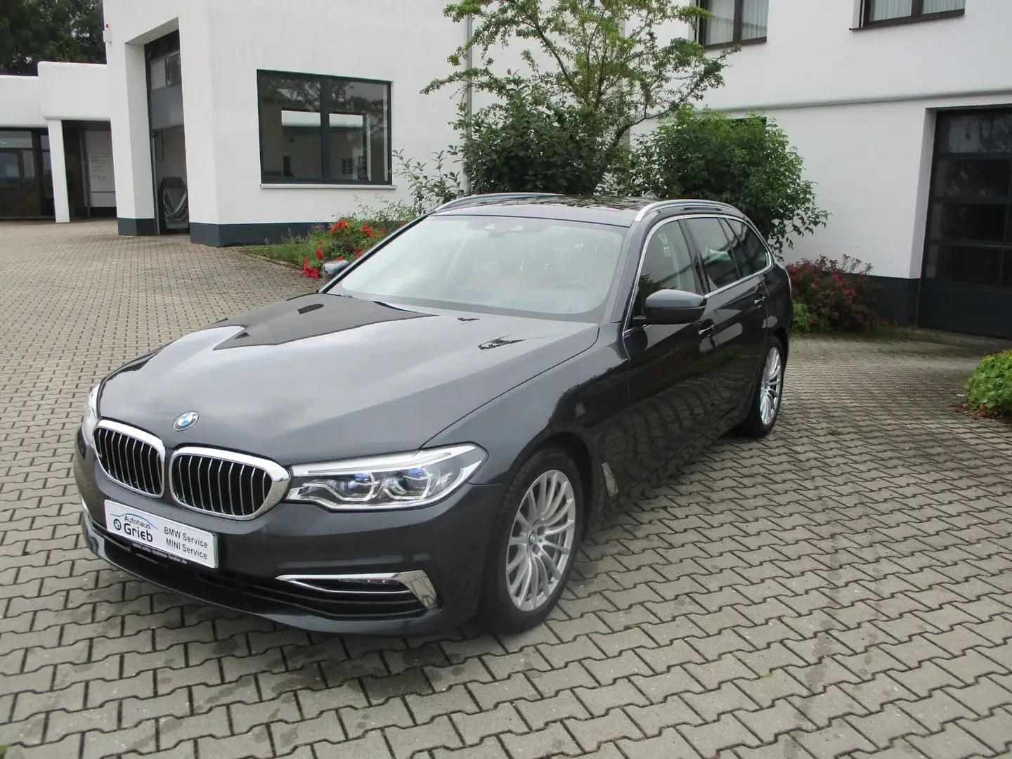 BMW 540 i xDrive Touring  Luxury Line AHK Panorama . Szary - 2