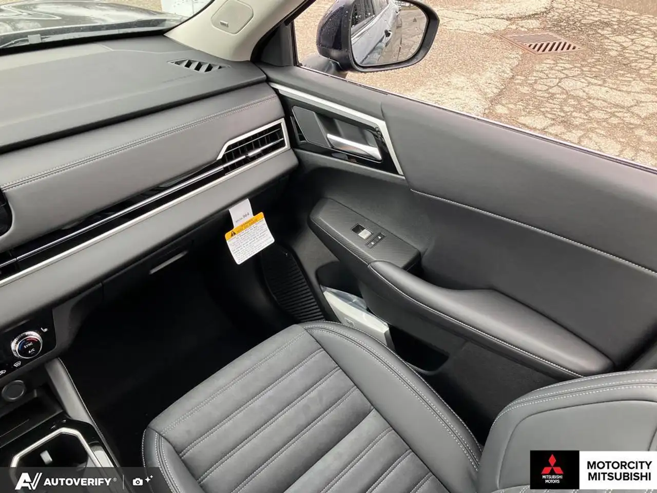 Mitsubishi Outlander снимка Mitsubishi Outlander